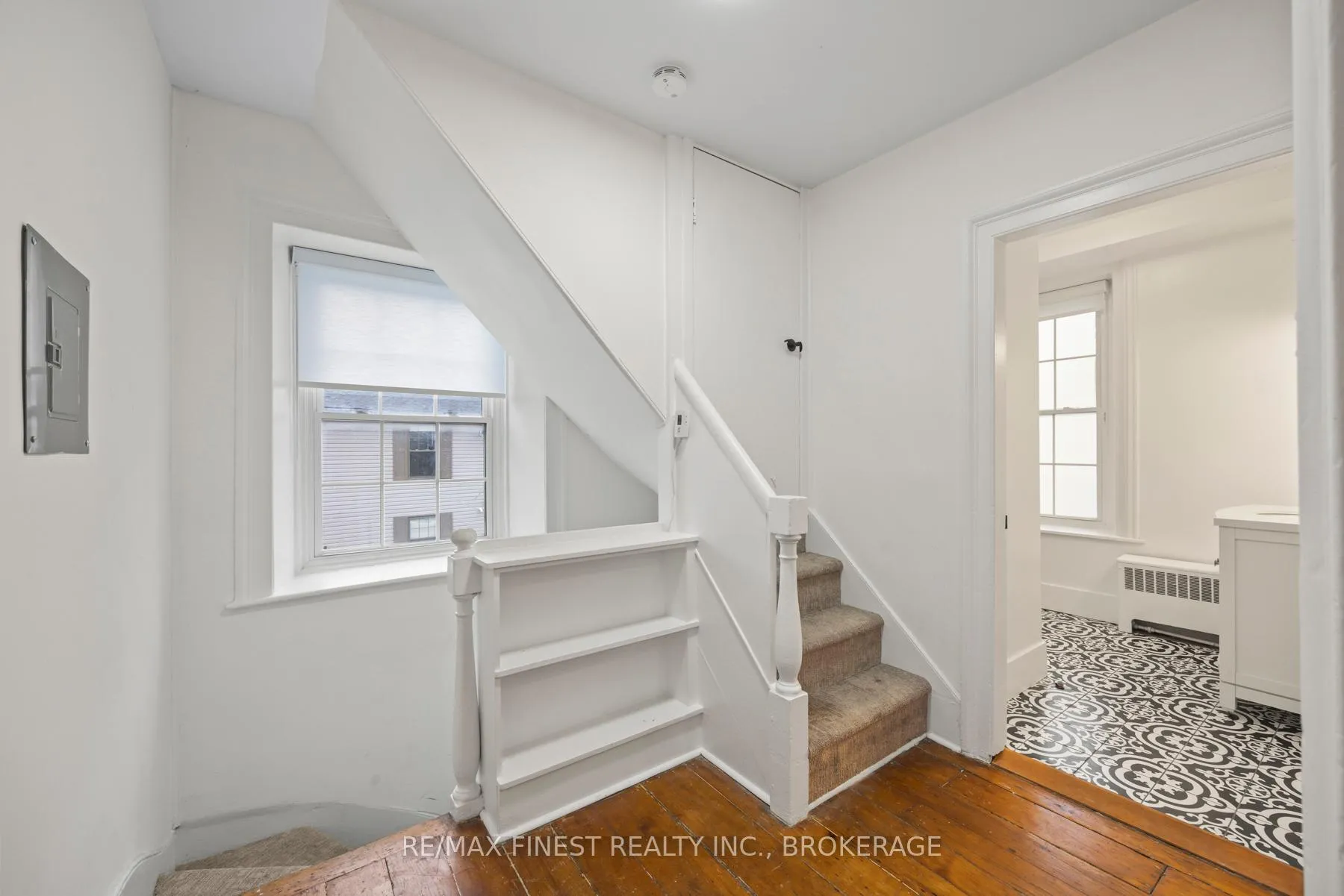 Photo 5 of 114 Yonge Street, Kingston, Central City West — HOMEH