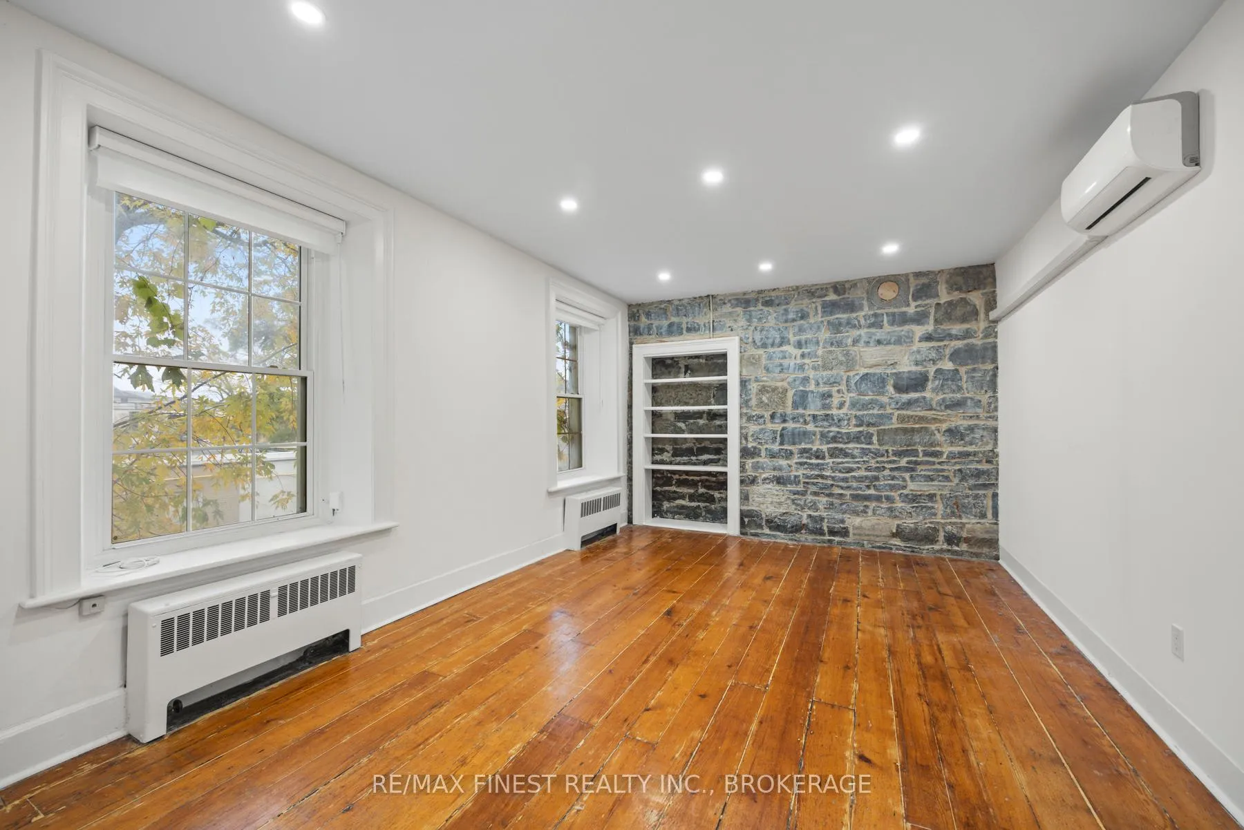 Photo 14 of 114 Yonge Street, Kingston, Central City West — HOMEH
