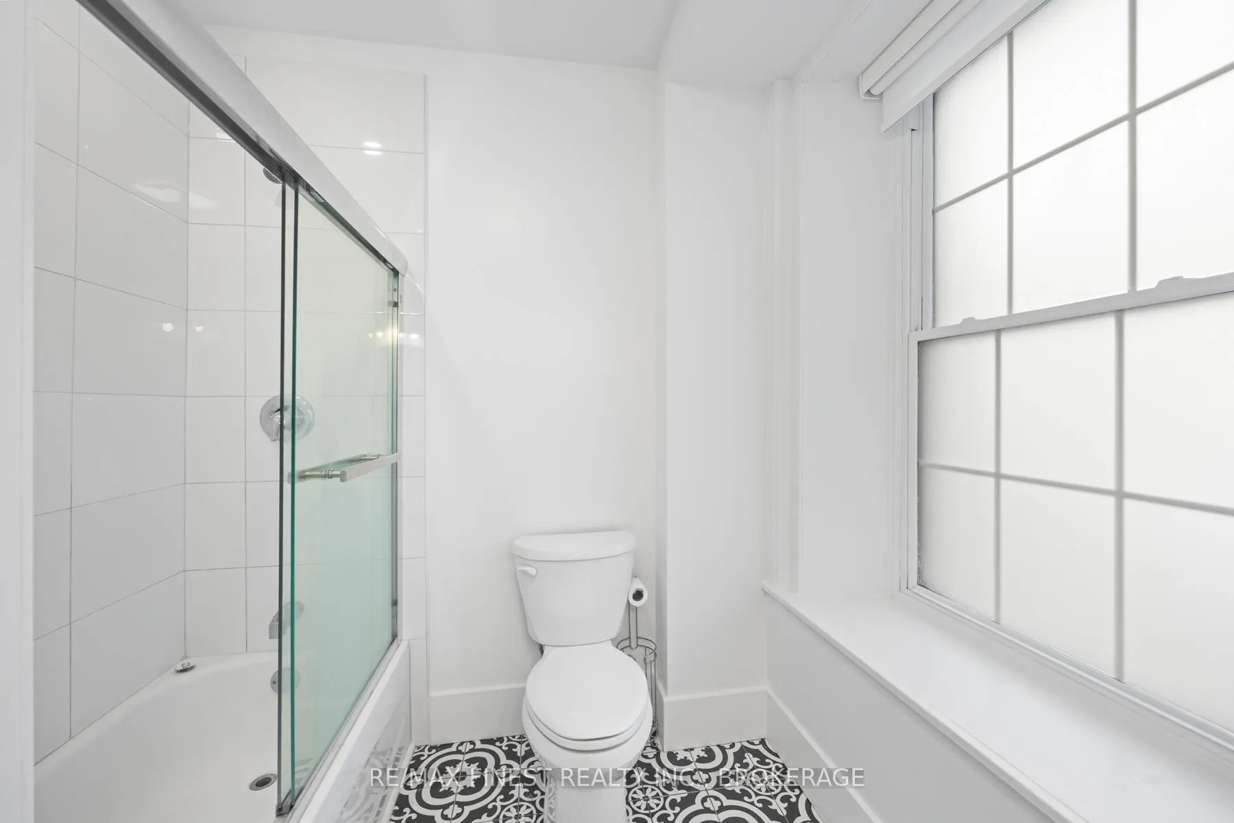 Photo 17 of 114 Yonge Street, Kingston, Central City West — HOMEH