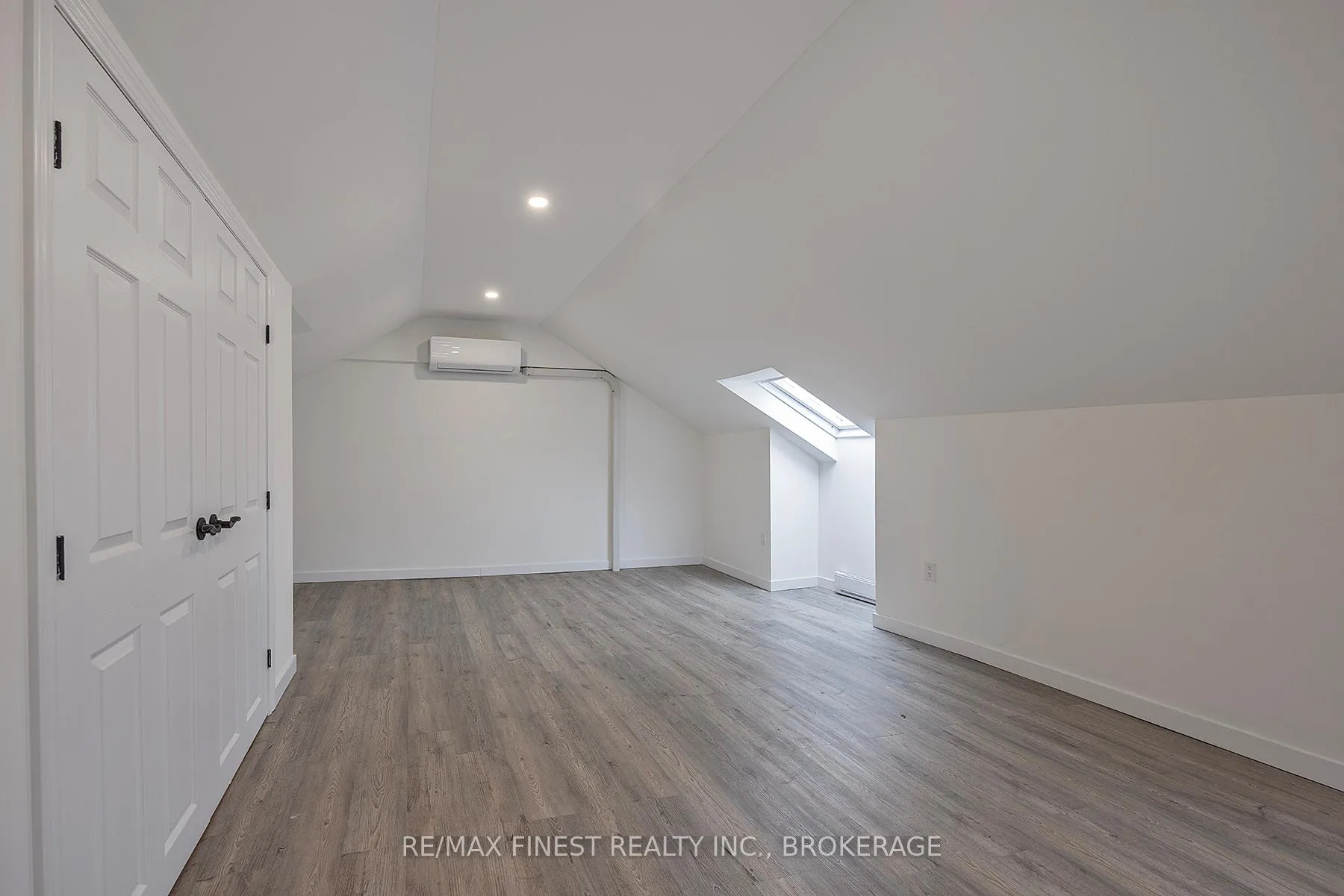 Photo 19 of 114 Yonge Street, Kingston, Central City West — HOMEH