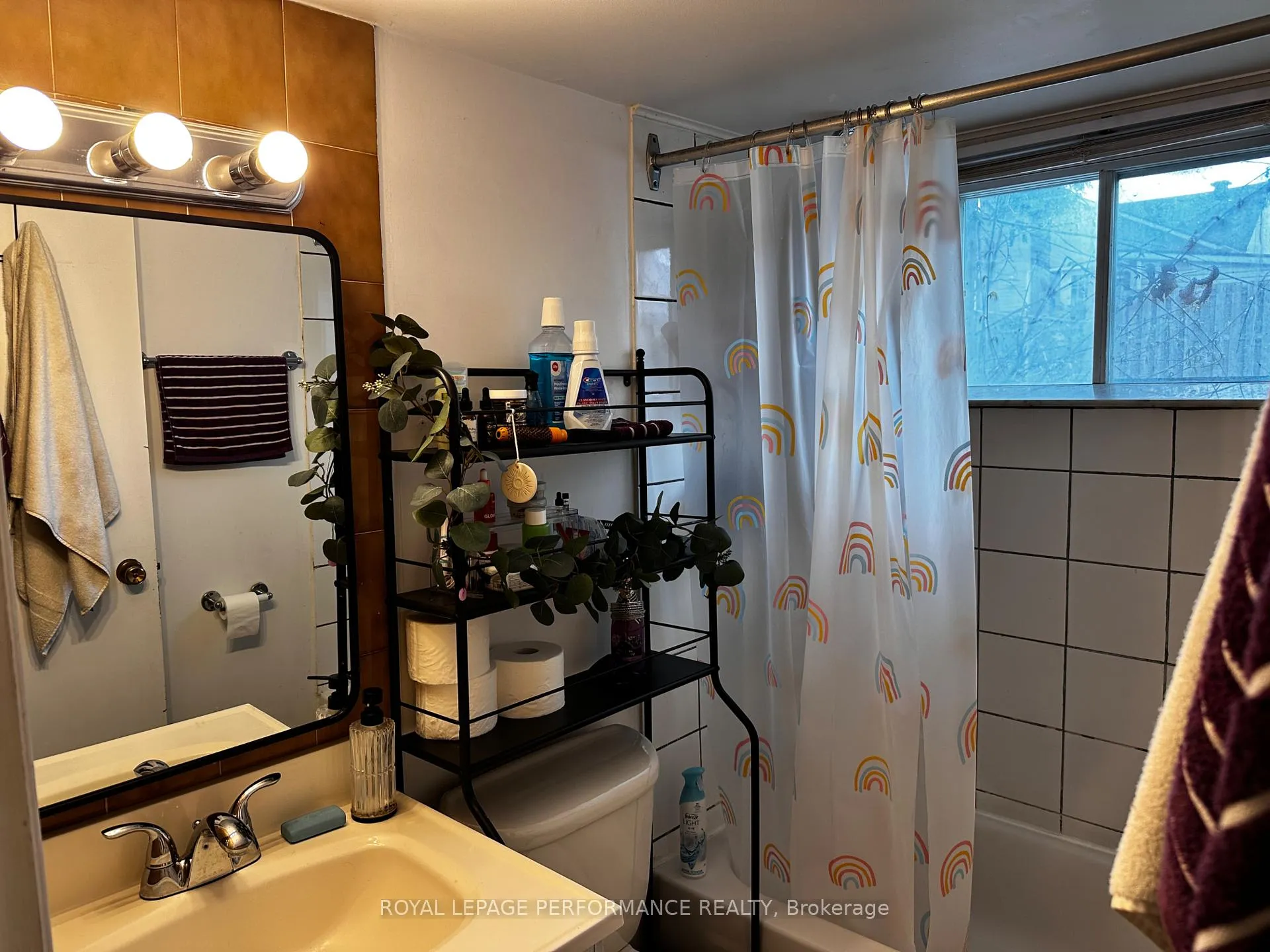 Photo 5 of Unit 4, 110 Glynn Avenue, Ottawa, Overbrook — HOMEH
