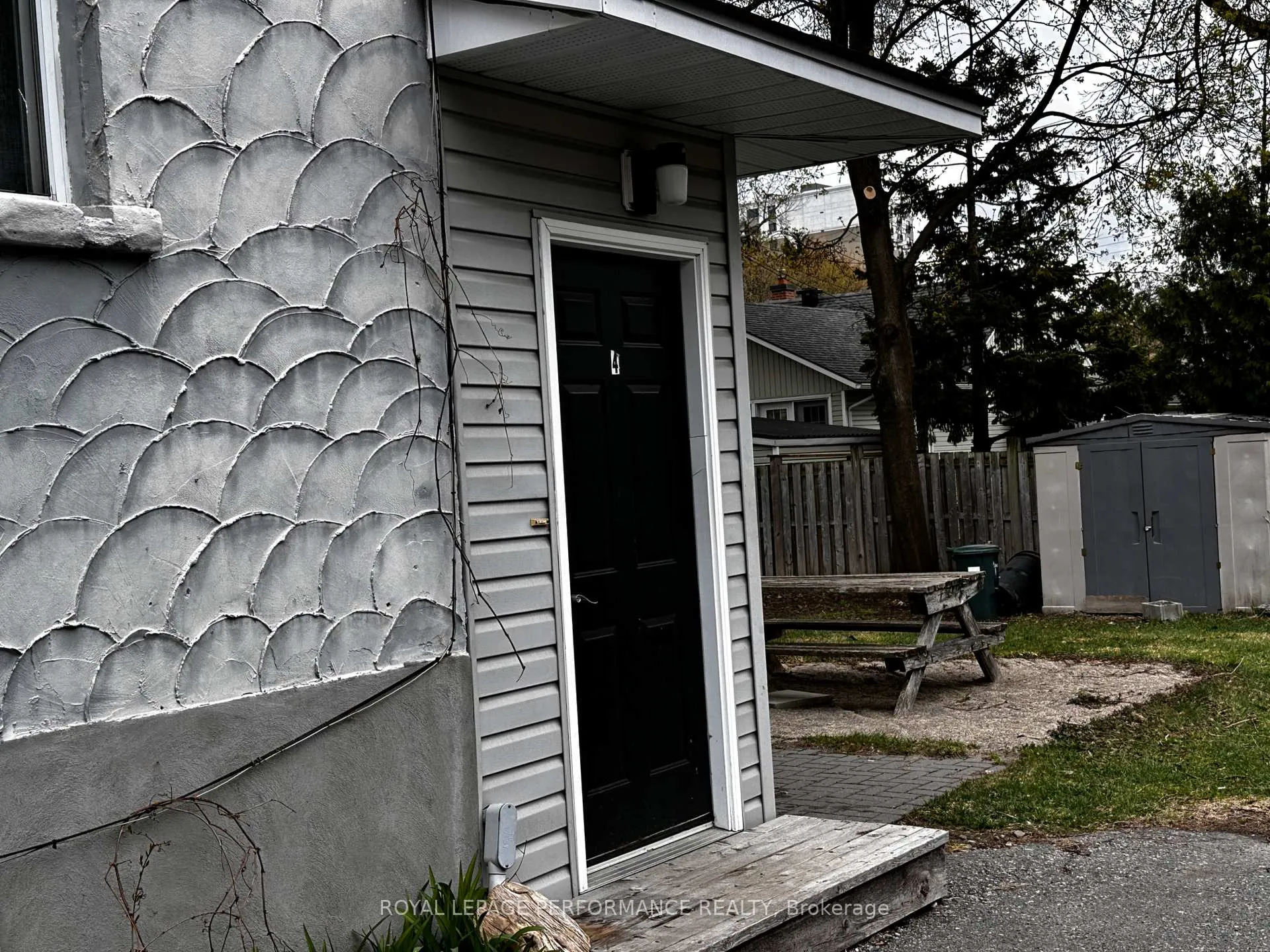Photo 8 of Unit 4, 110 Glynn Avenue, Ottawa, Overbrook — HOMEH