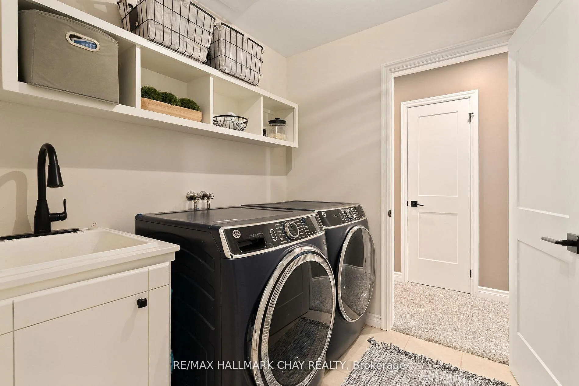 Photo 27 of 32 Forest Hill Drive, Springwater, Midhurst — HOMEH