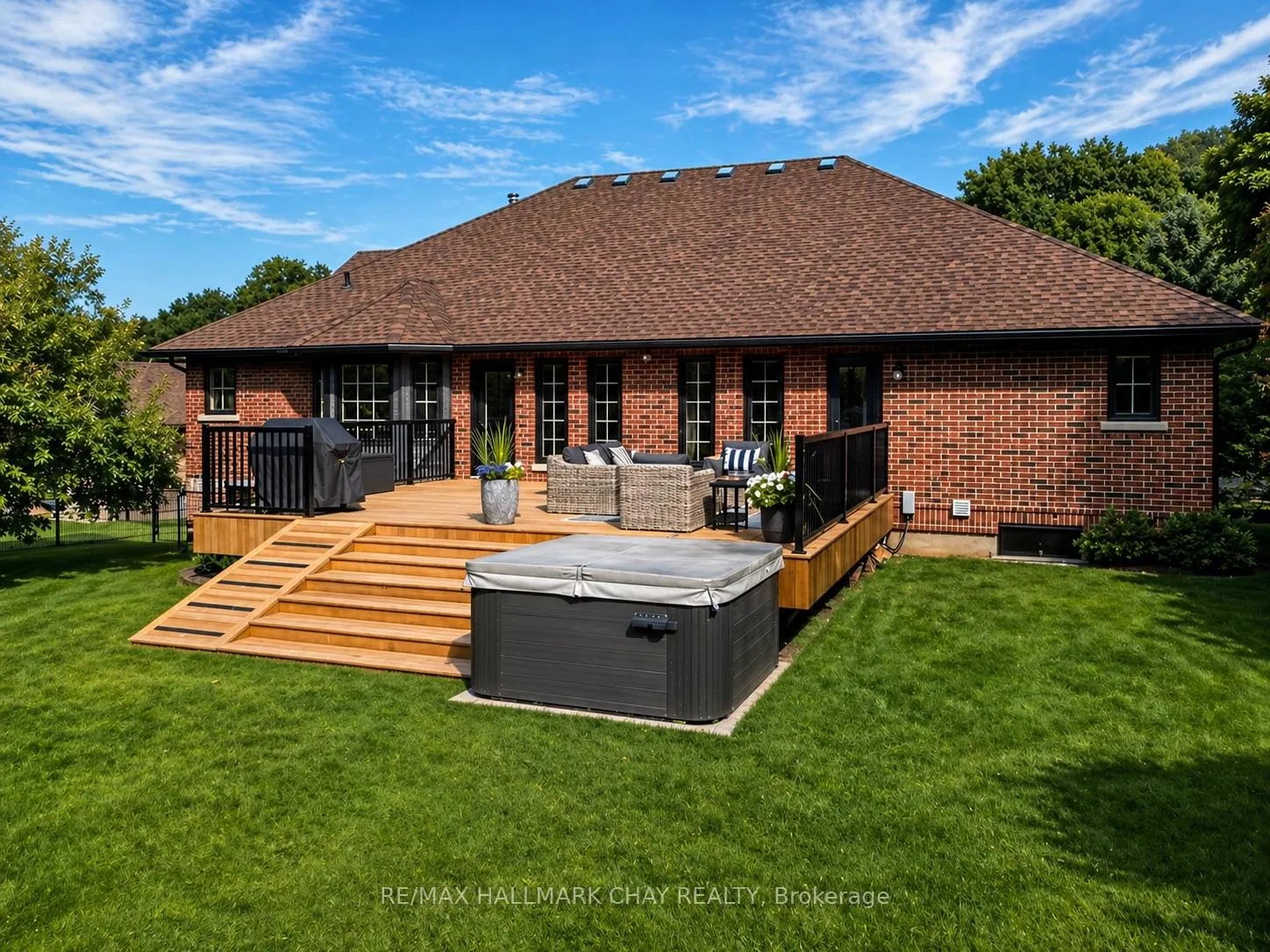 Photo 35 of 32 Forest Hill Drive, Springwater, Midhurst — HOMEH