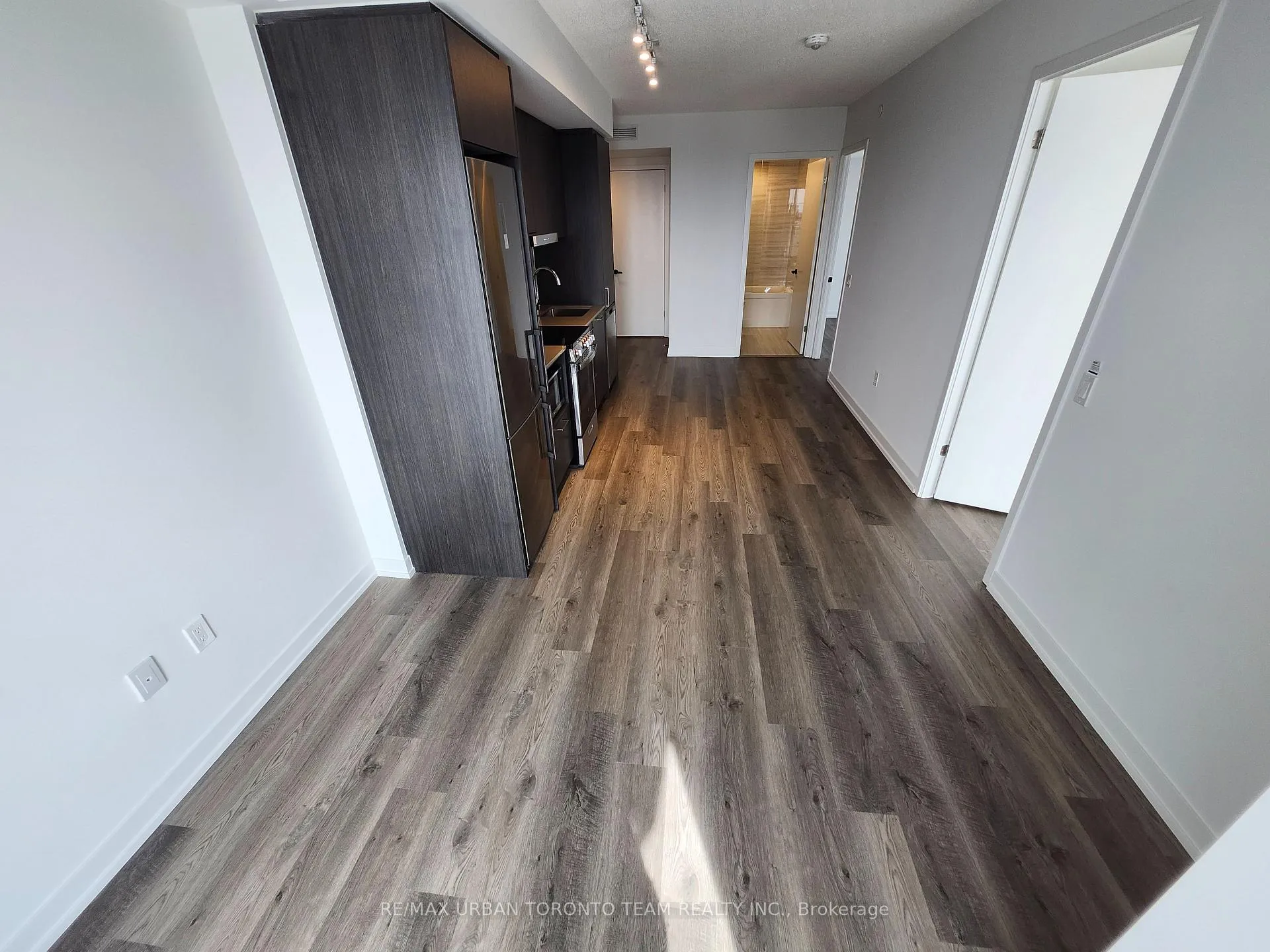 Photo 5 of Unit 3003, 195 Commerce Street, Vaughan, Vaughan Corporate Centre — HOMEH