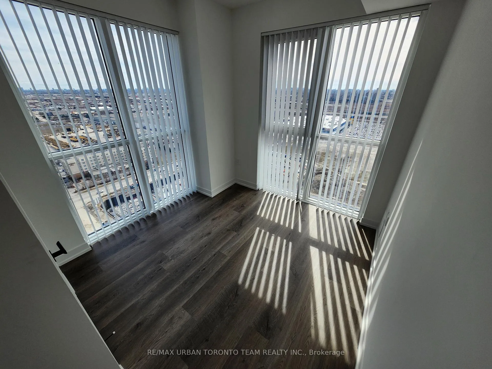 Photo 7 of Unit 3003, 195 Commerce Street, Vaughan, Vaughan Corporate Centre — HOMEH