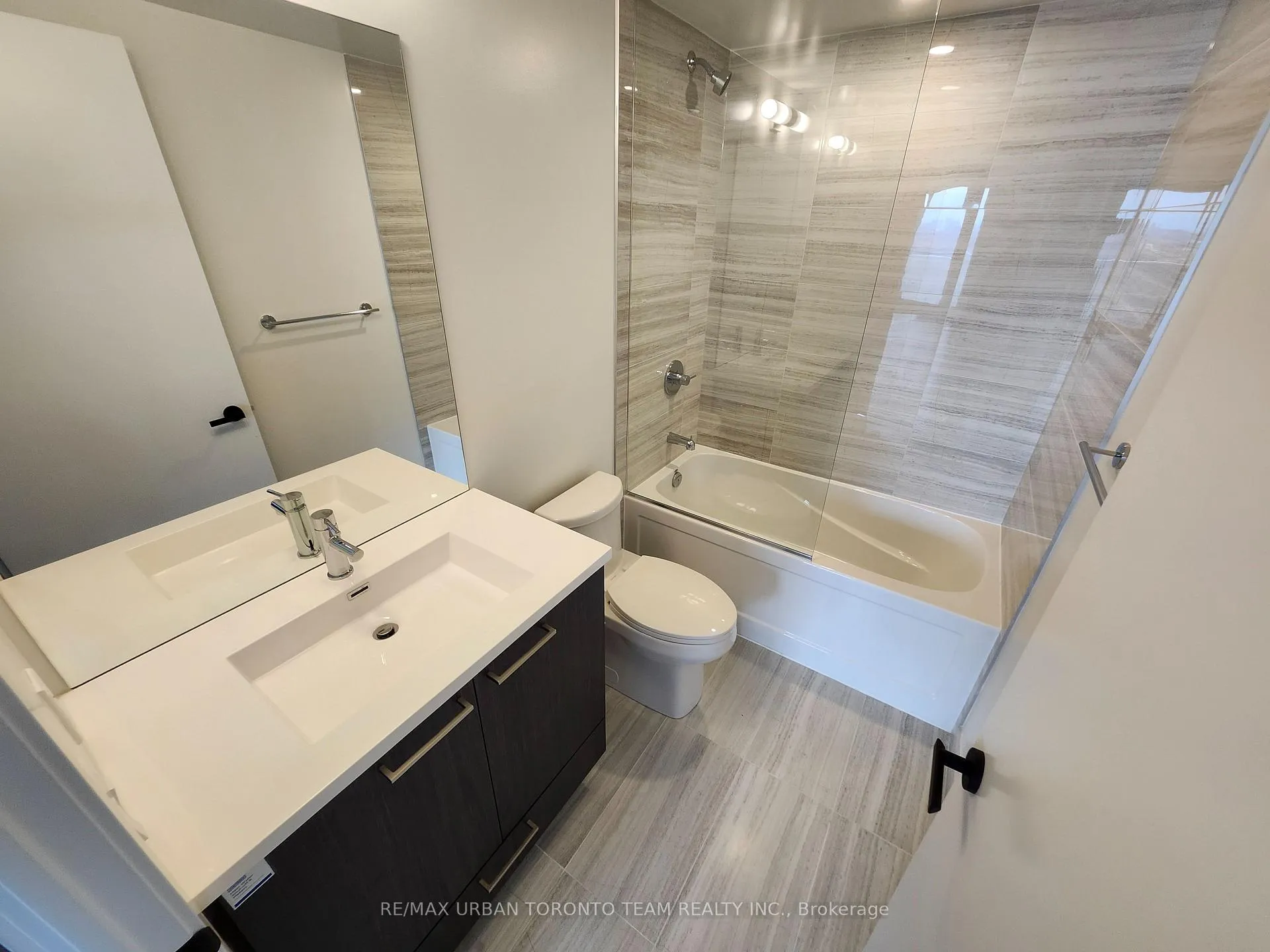 Photo 8 of Unit 3003, 195 Commerce Street, Vaughan, Vaughan Corporate Centre — HOMEH
