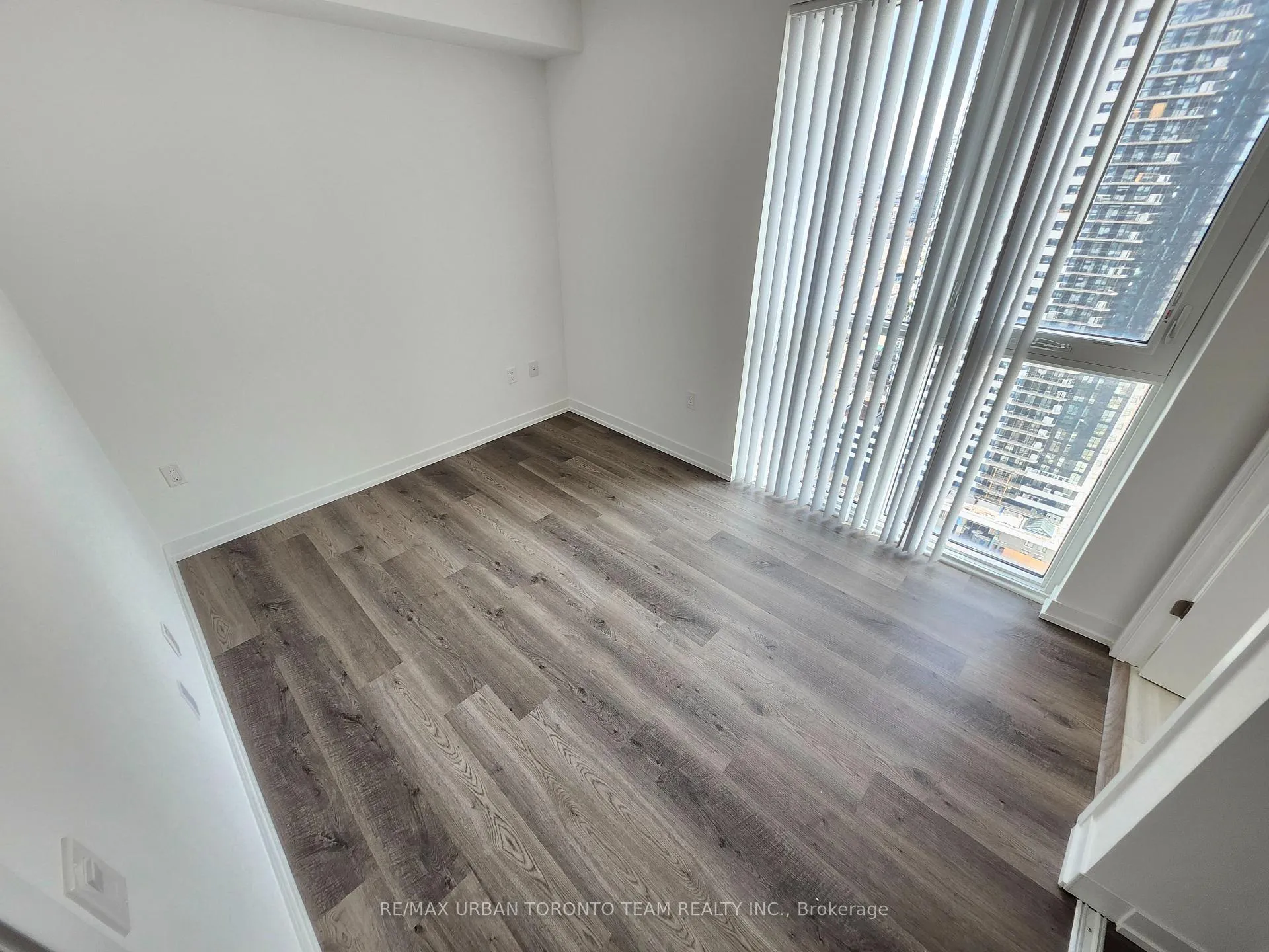 Photo 9 of Unit 3003, 195 Commerce Street, Vaughan, Vaughan Corporate Centre — HOMEH