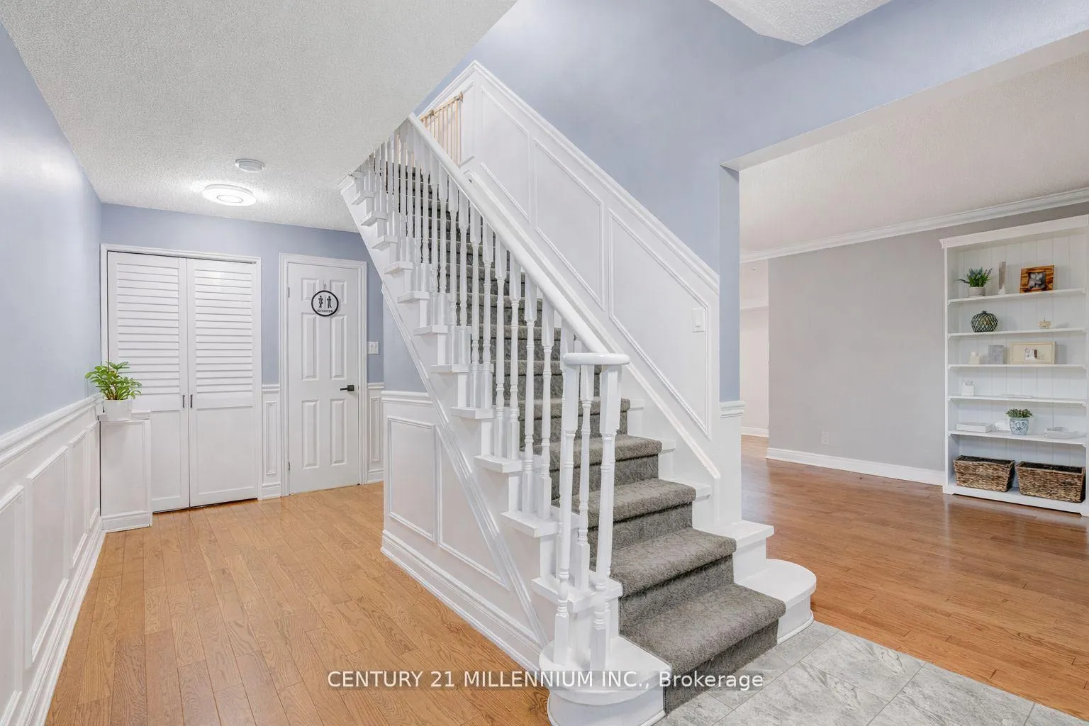 Photo 7 of 28 Bristol Avenue, Brampton, Northwood Park — HOMEH