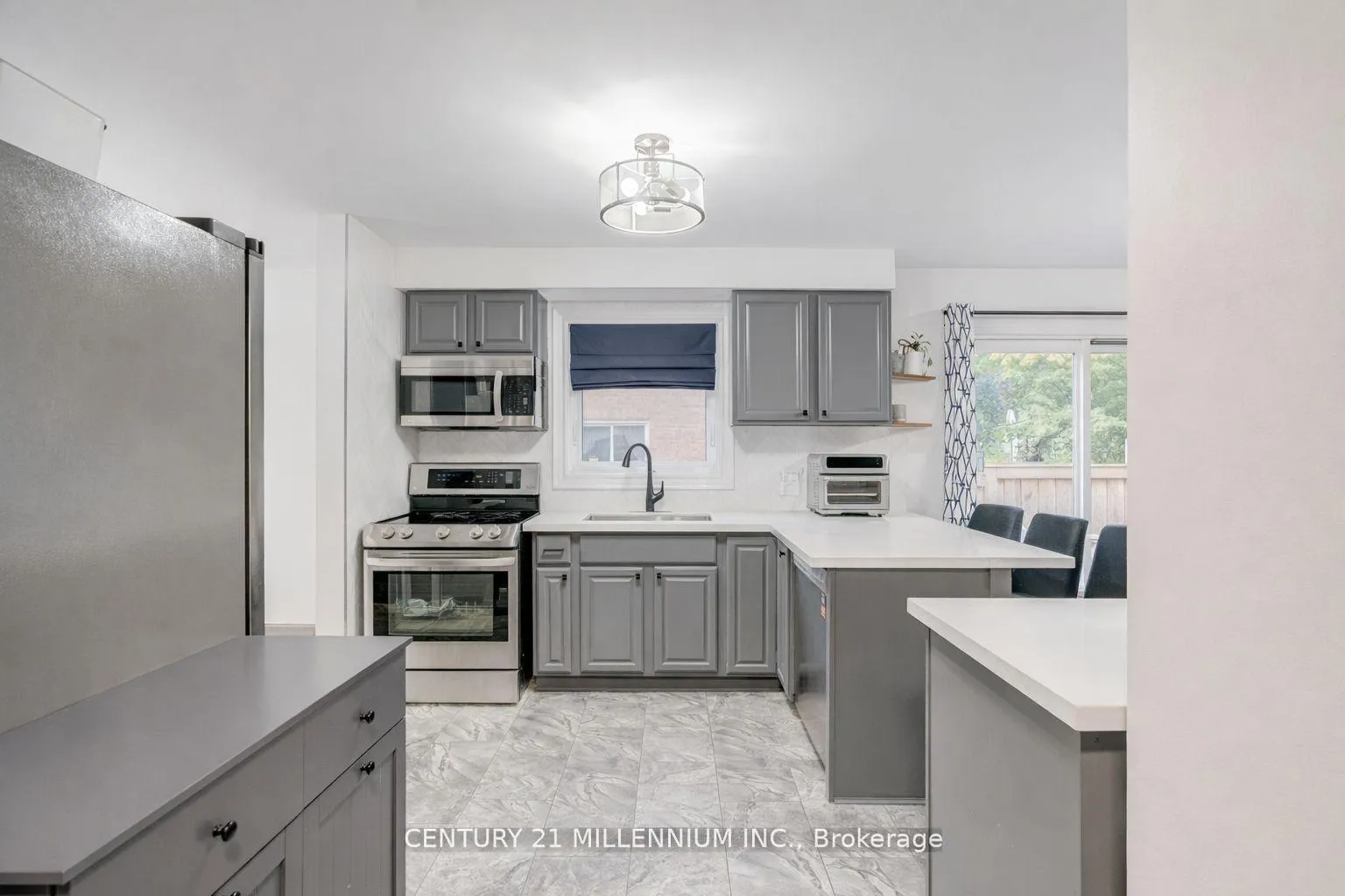 Photo 12 of 28 Bristol Avenue, Brampton, Northwood Park — HOMEH