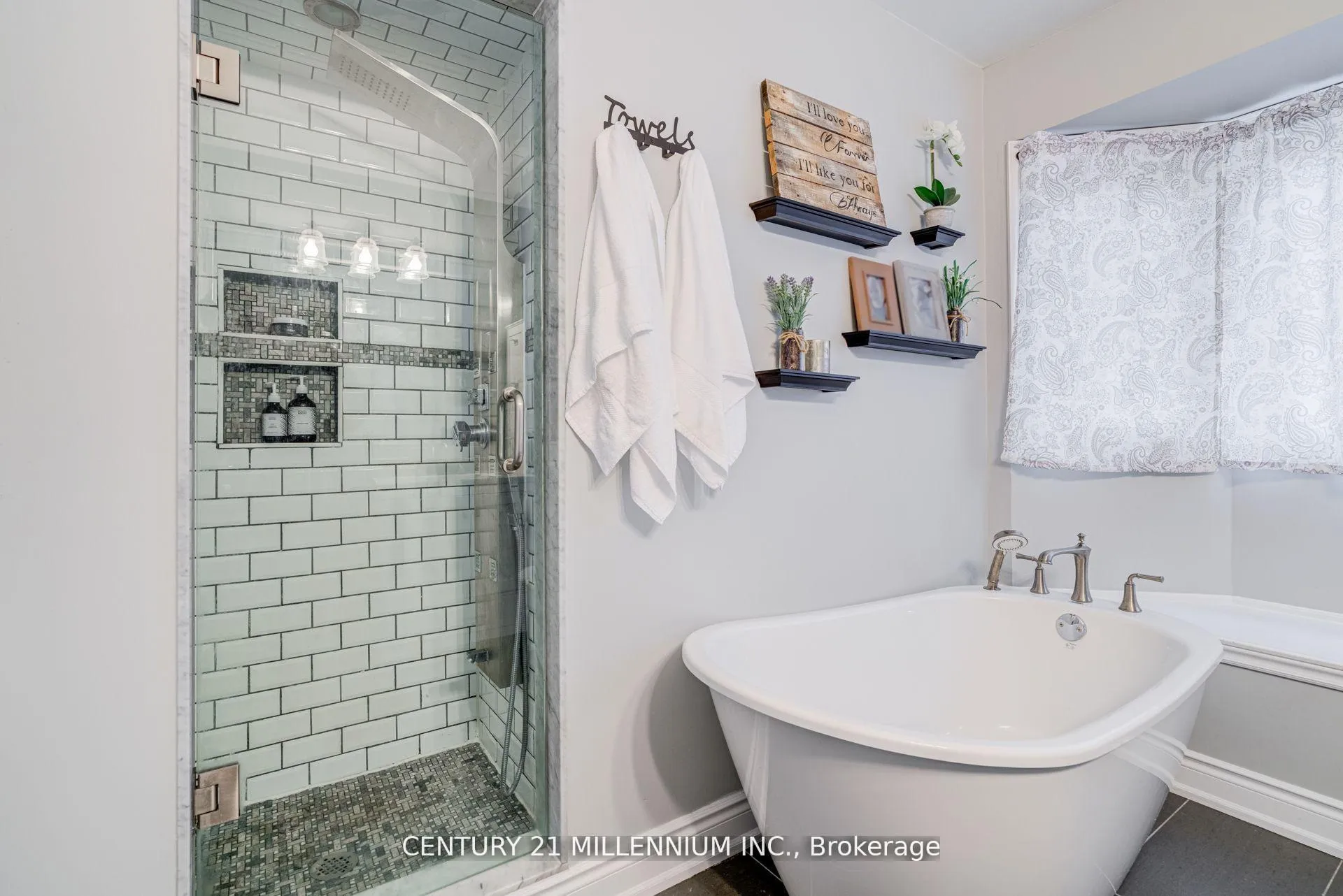 Photo 21 of 28 Bristol Avenue, Brampton, Northwood Park — HOMEH