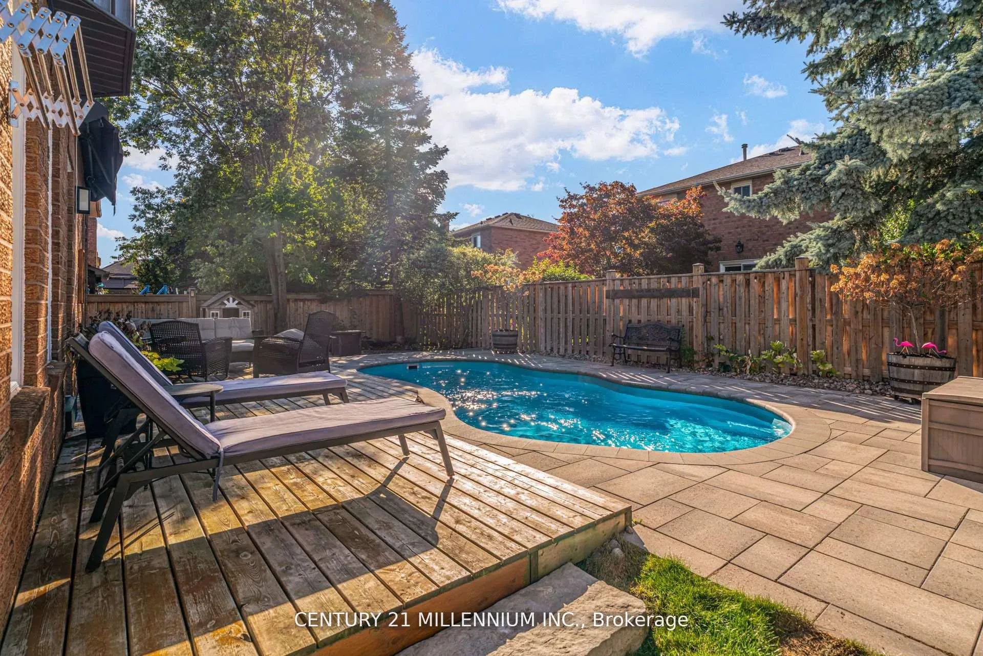 Photo 34 of 28 Bristol Avenue, Brampton, Northwood Park — HOMEH