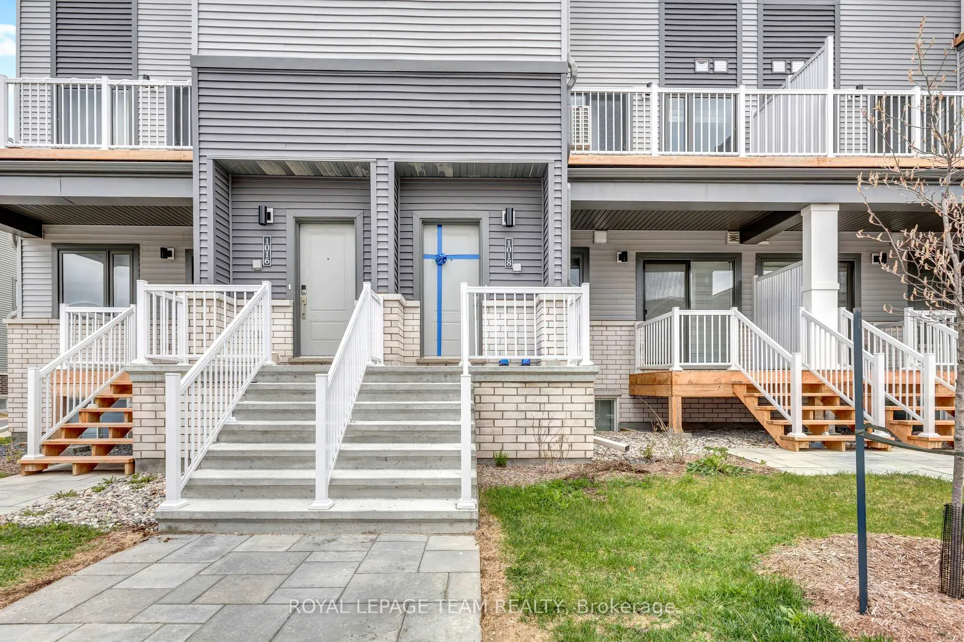 Photo 2 of 1018 Parnian Private, Ottawa, Barrhaven - Half Moon Bay — HOMEH