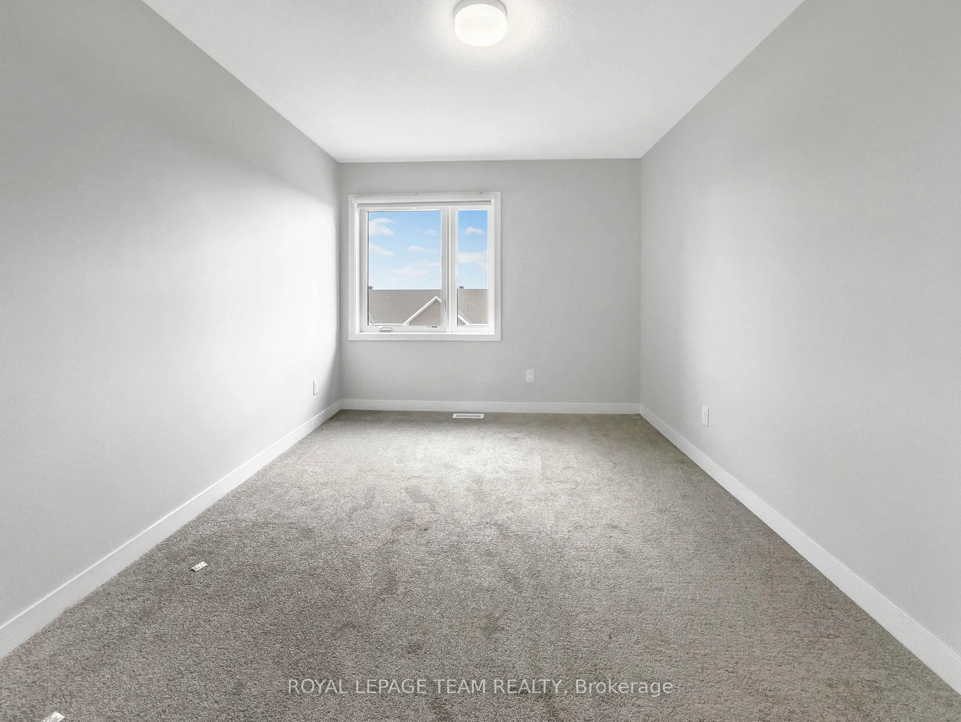 Photo 12 of 1018 Parnian Private, Ottawa, Barrhaven - Half Moon Bay — HOMEH