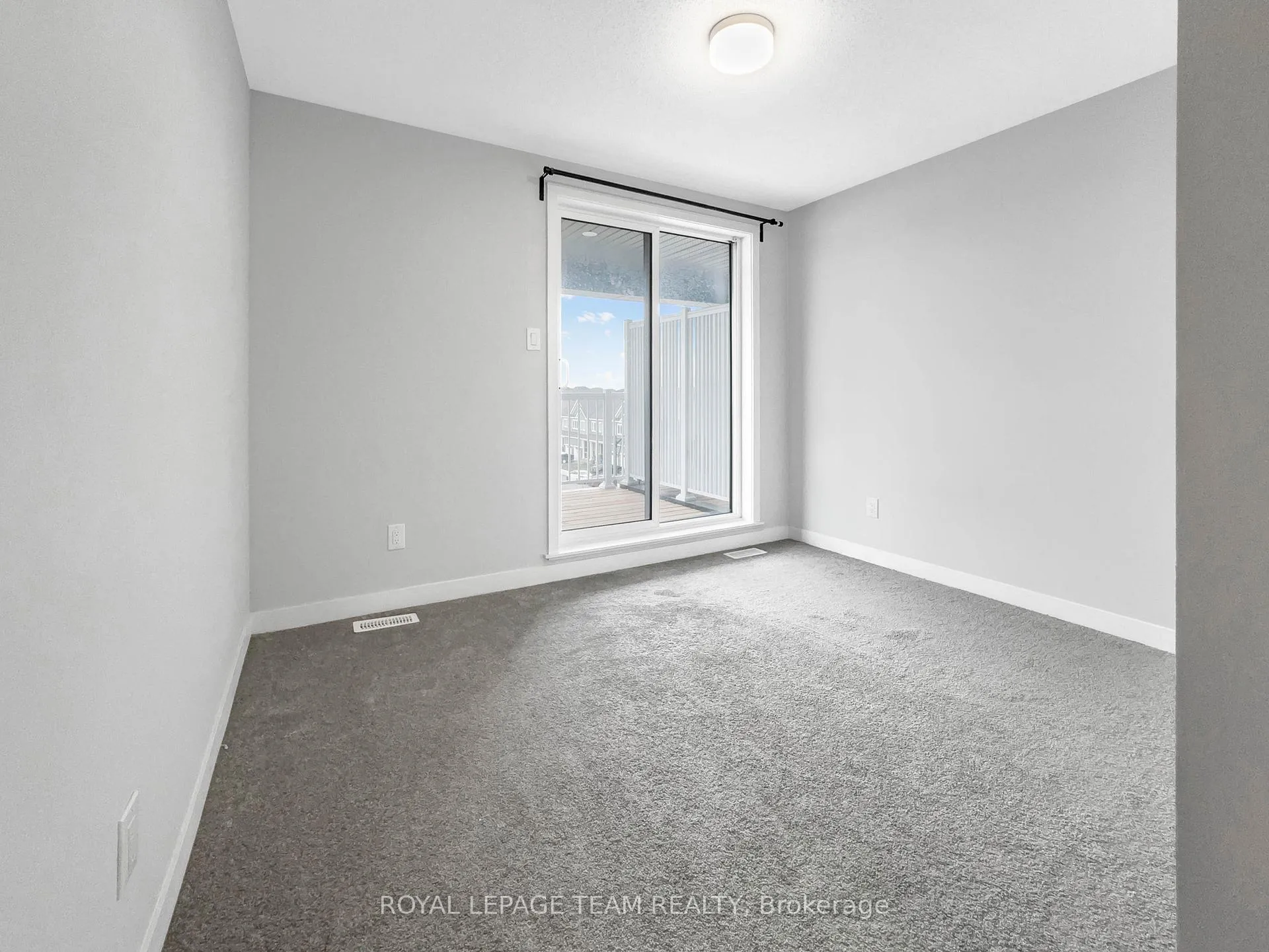 Photo 15 of 1018 Parnian Private, Ottawa, Barrhaven - Half Moon Bay — HOMEH