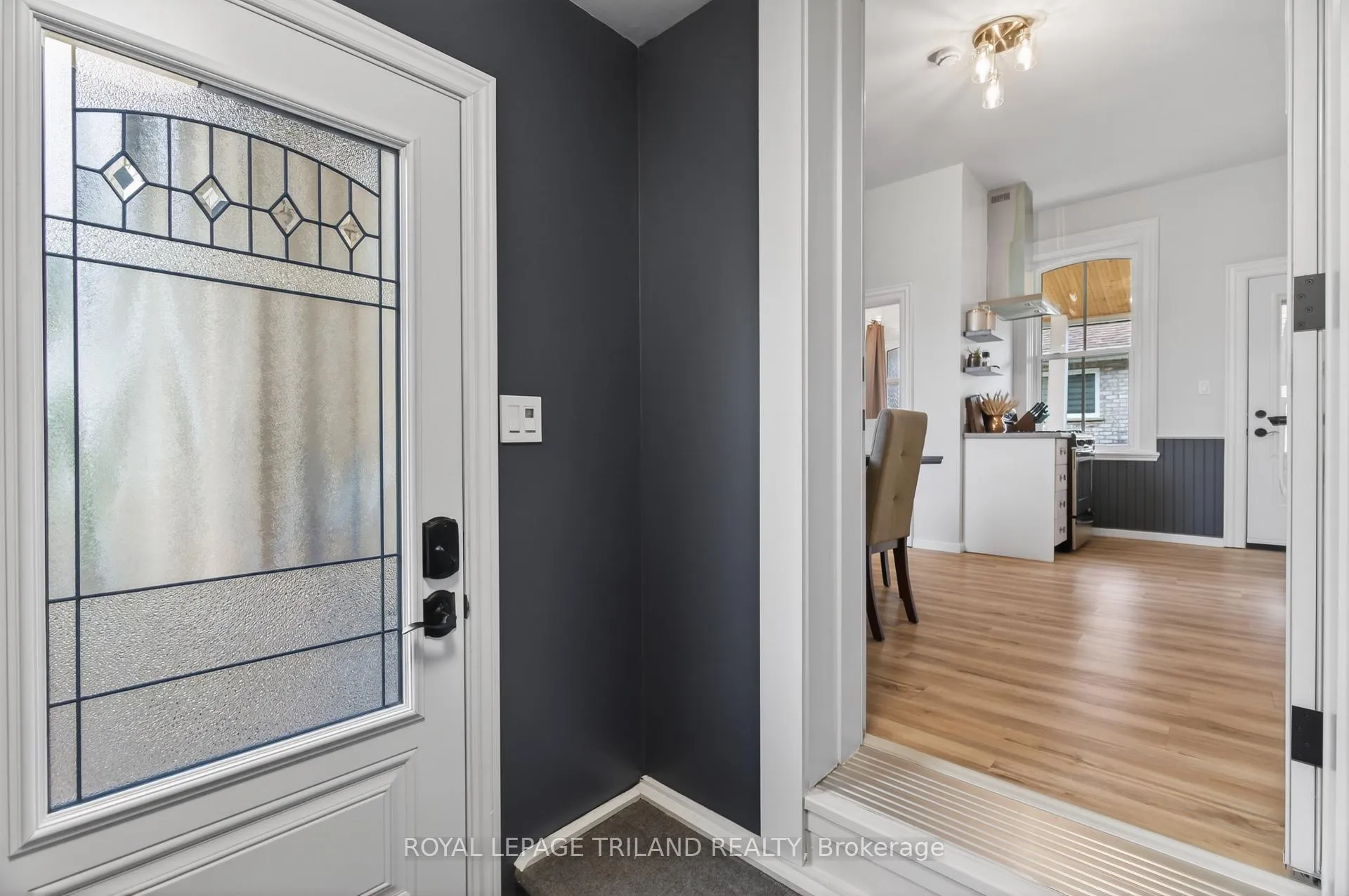 Photo 4 of 492 Victoria Street, Warwick, Watford — HOMEH