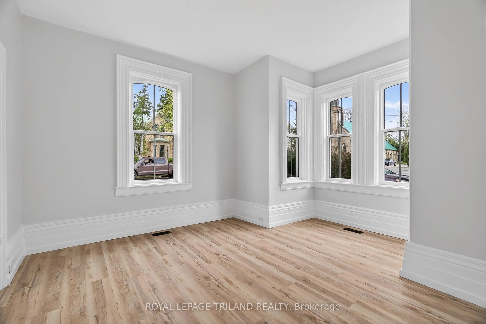Photo 17 of 492 Victoria Street, Warwick, Watford — HOMEH