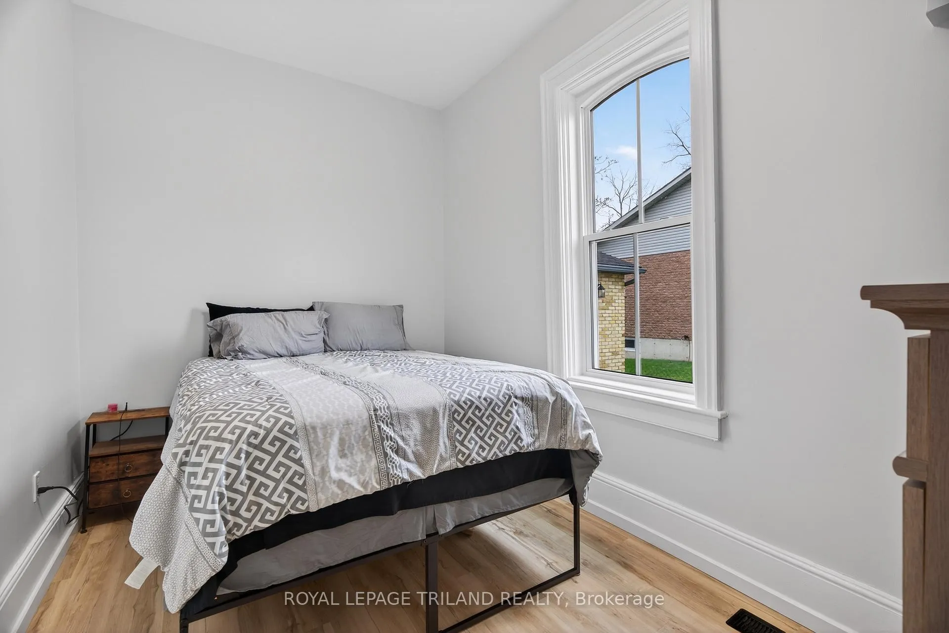 Photo 23 of 492 Victoria Street, Warwick, Watford — HOMEH