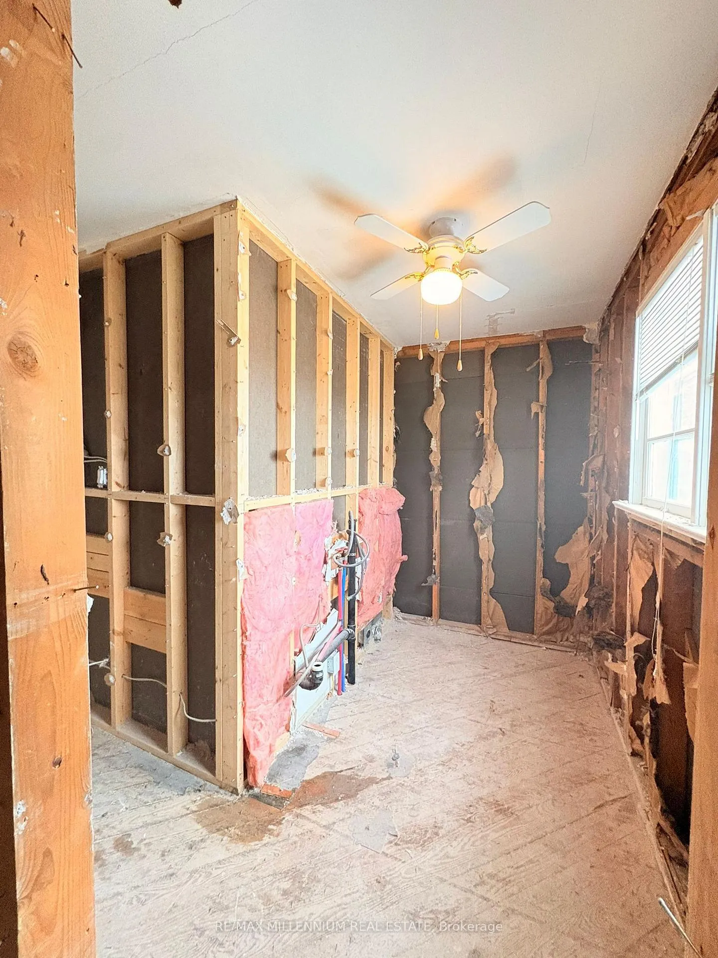 Photo 12 of 706 Fairbairn Street, Peterborough, Northcrest Ward 5 — HOMEH