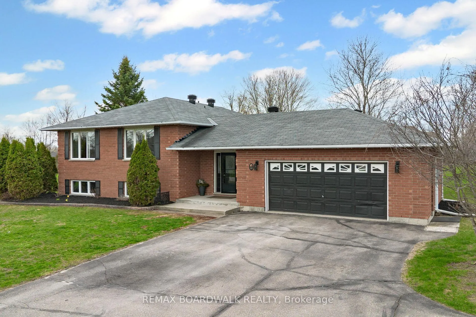 Photo 1 of 14 Davis Lane, Rideau Lakes, Rideau Lakes (South Elmsley) Twp — HOMEH