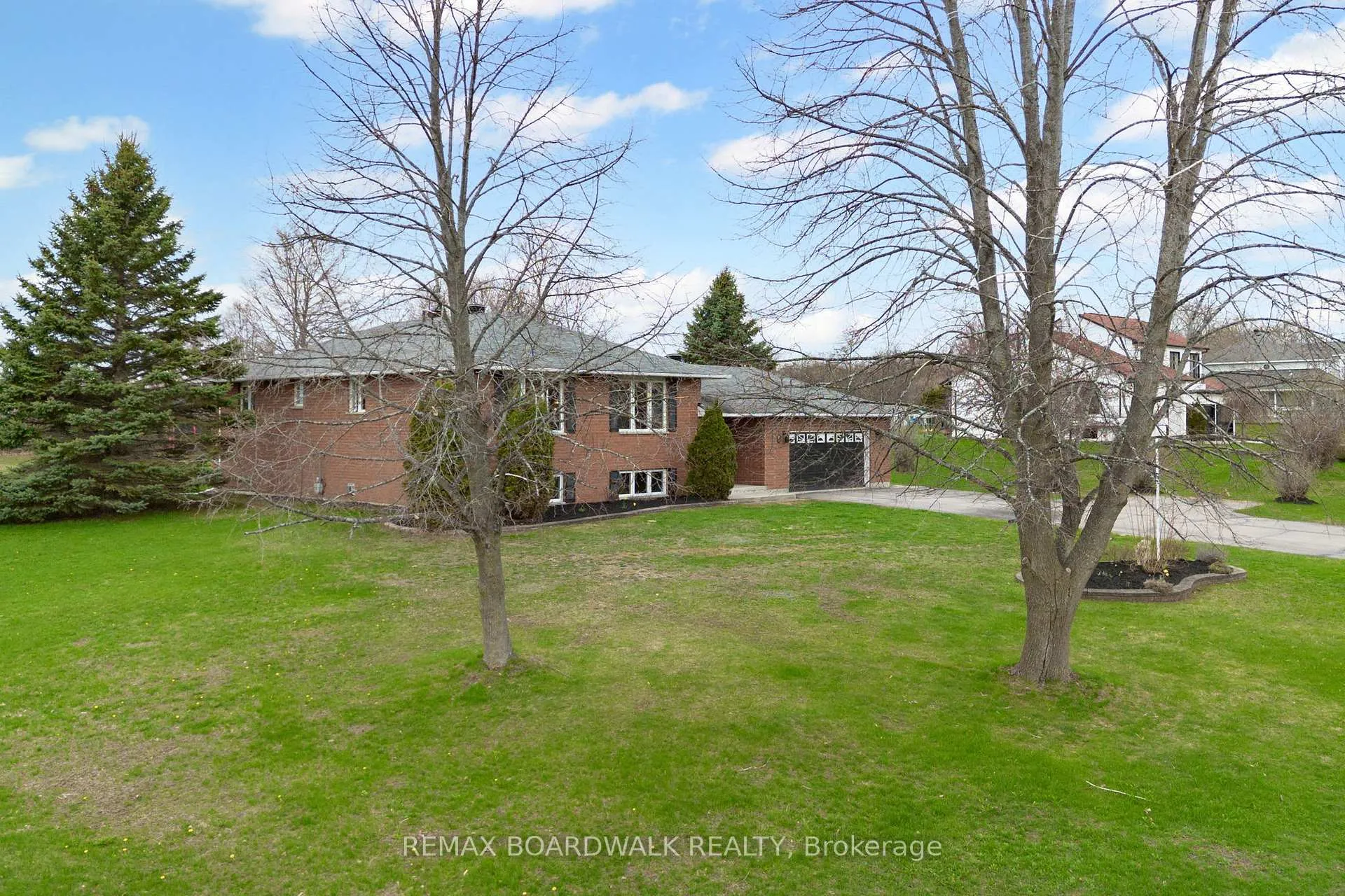 Photo 2 of 14 Davis Lane, Rideau Lakes, Rideau Lakes (South Elmsley) Twp — HOMEH