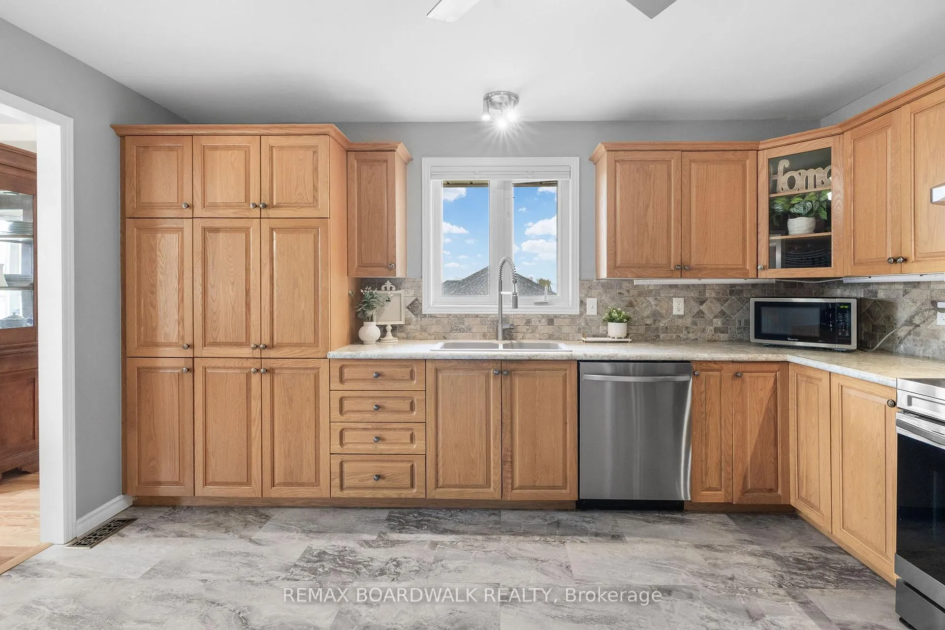 Photo 16 of 14 Davis Lane, Rideau Lakes, Rideau Lakes (South Elmsley) Twp — HOMEH
