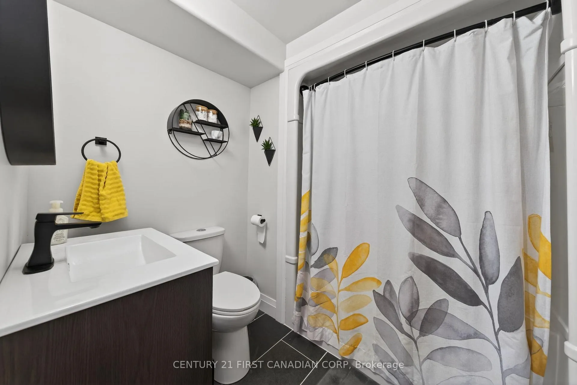 Photo 29 of 62 Abbott Street, Strathroy-Caradoc, SE — HOMEH
