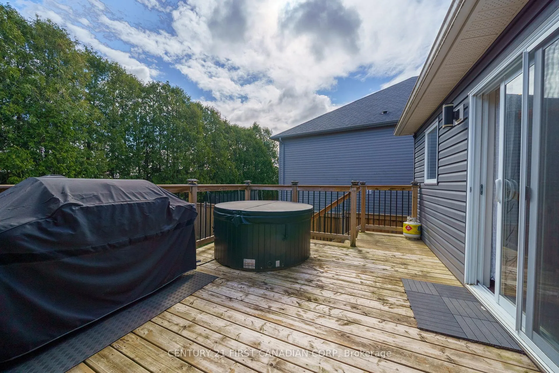 Photo 33 of 62 Abbott Street, Strathroy-Caradoc, SE — HOMEH