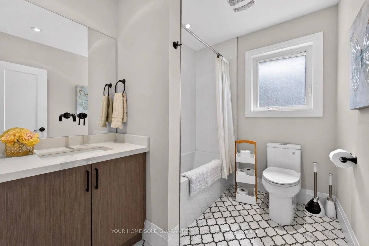 Photo 20 of 22 Hazelwood Avenue, Grimsby, Grimsby West — HOMEH