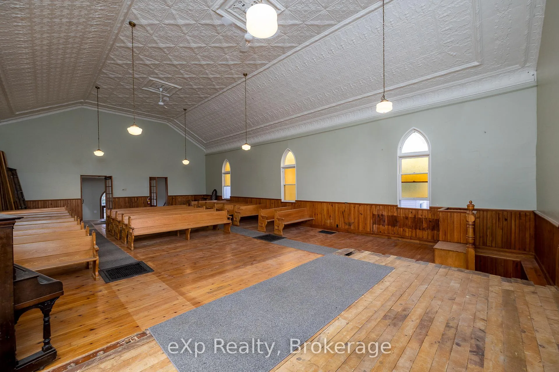 Photo 8 of 776839 Highway 10, Chatsworth — HOMEH
