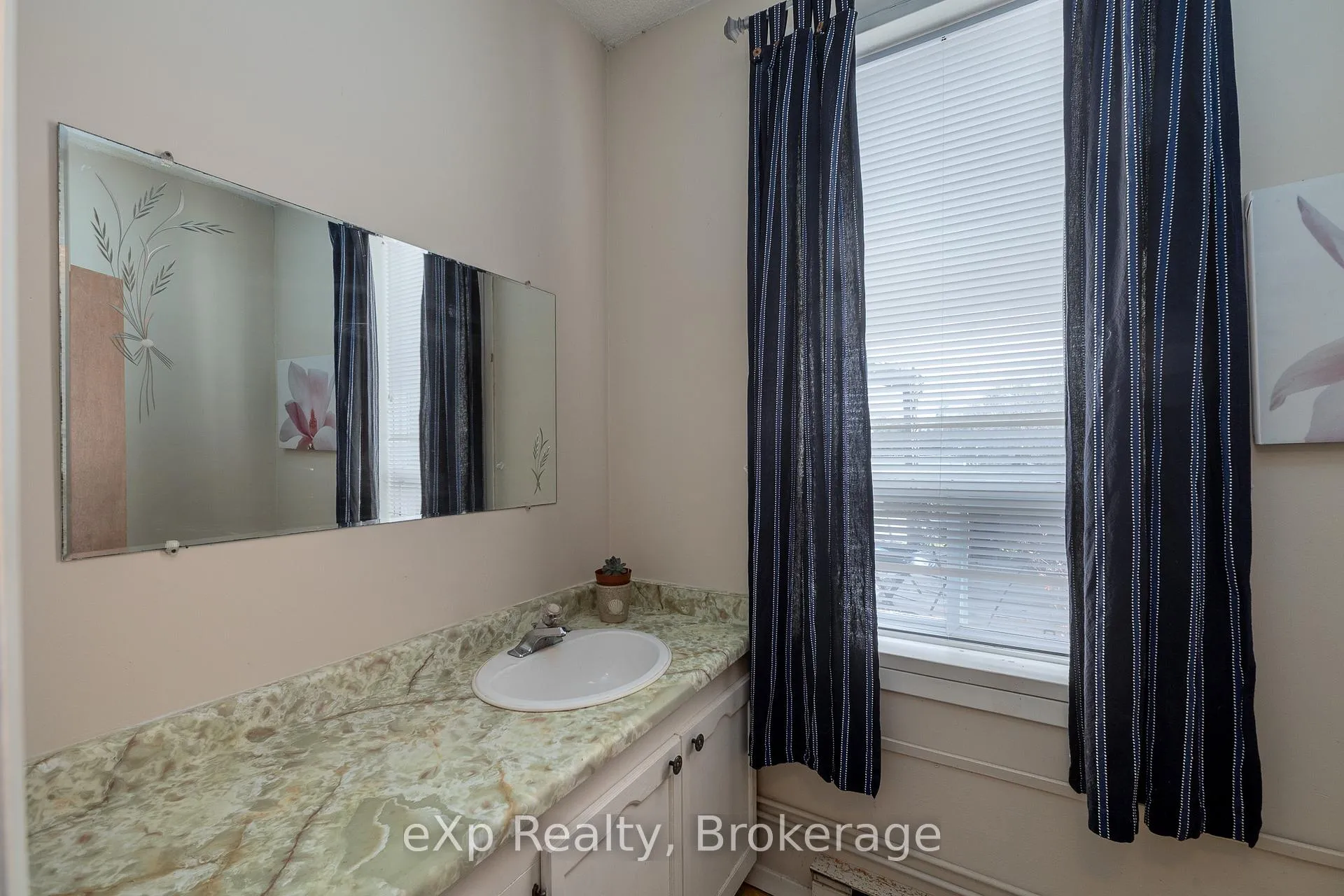 Photo 16 of 776839 Highway 10, Chatsworth — HOMEH