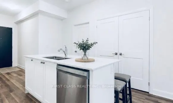 Photo 5 of Unit 330, 50 Lakebreeze Drive, Clarington, Newcastle — HOMEH