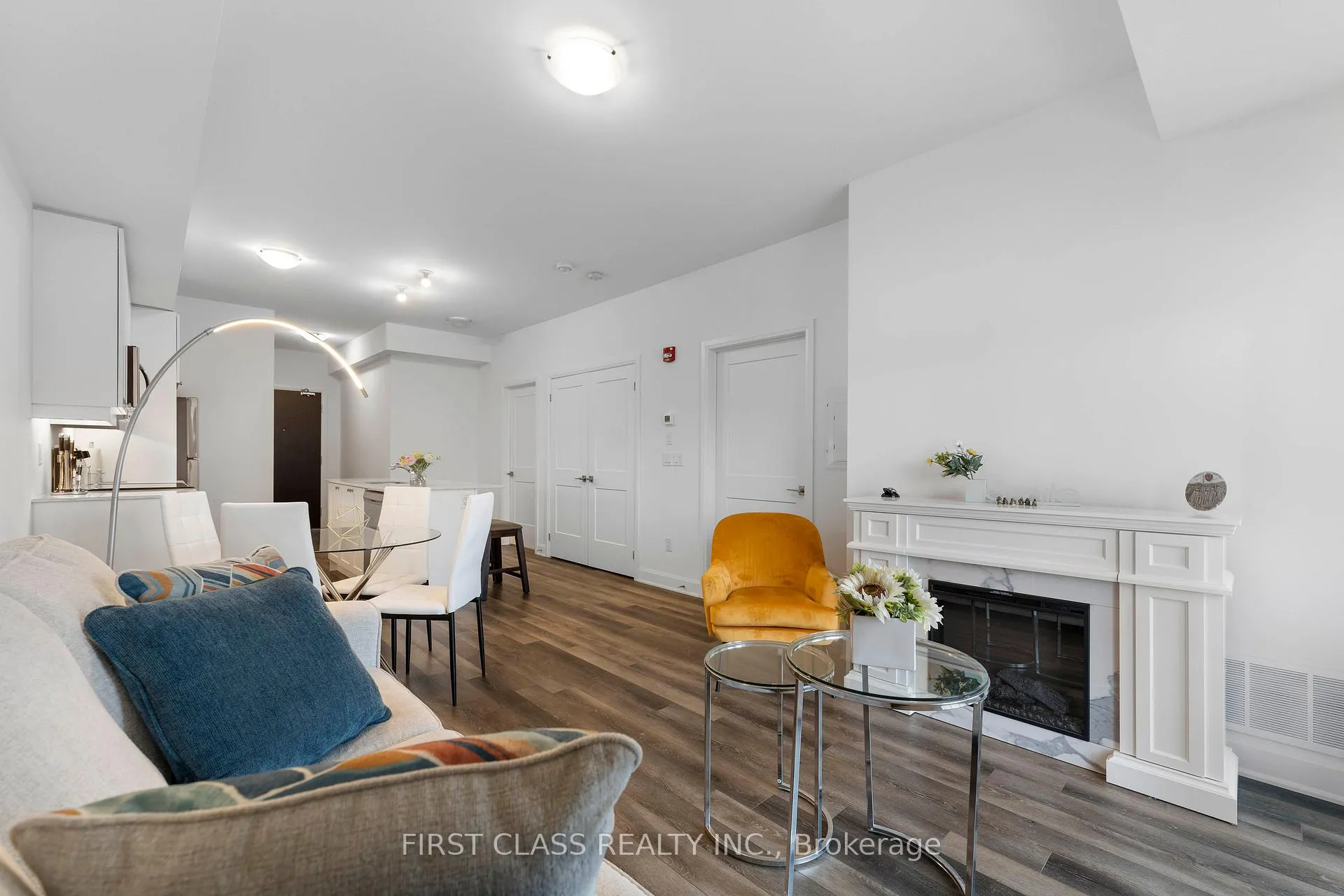 Photo 9 of Unit 330, 50 Lakebreeze Drive, Clarington, Newcastle — HOMEH