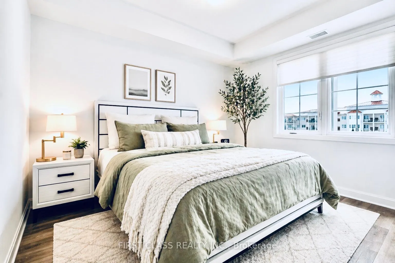 Photo 11 of Unit 330, 50 Lakebreeze Drive, Clarington, Newcastle — HOMEH