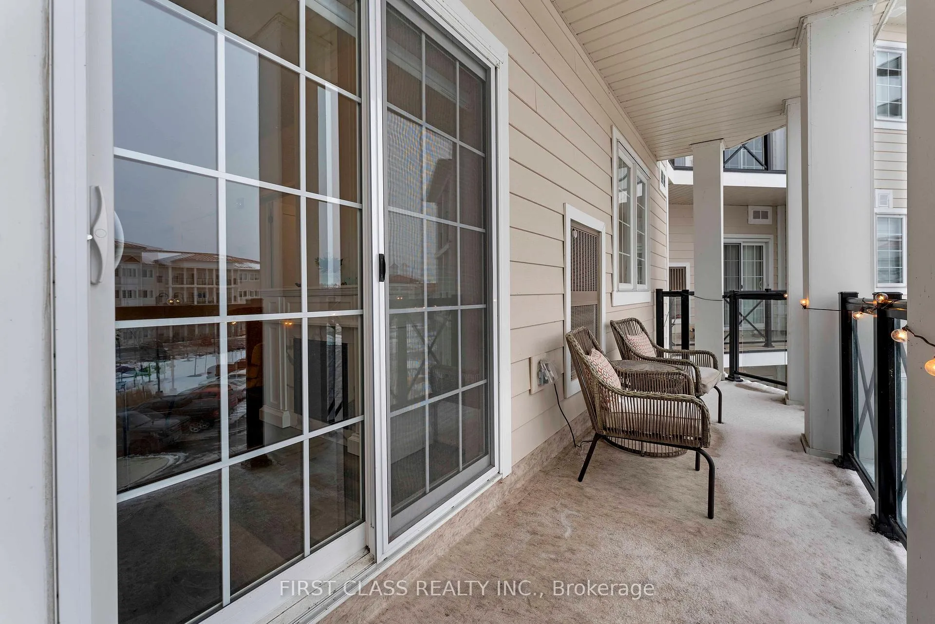 Photo 16 of Unit 330, 50 Lakebreeze Drive, Clarington, Newcastle — HOMEH