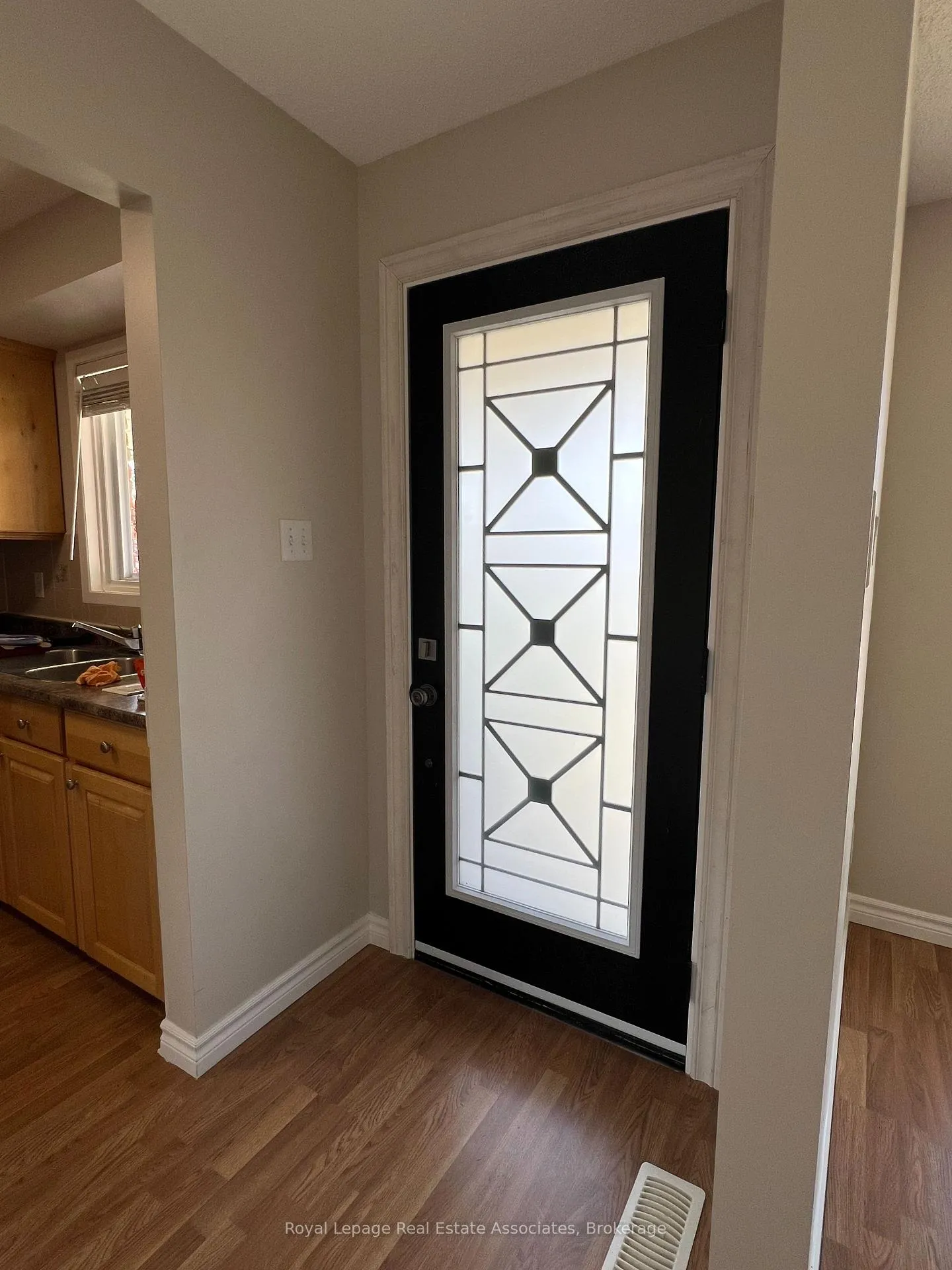 Photo 4 of Unit Main, 86 Overlea Crescent, Kitchener — HOMEH