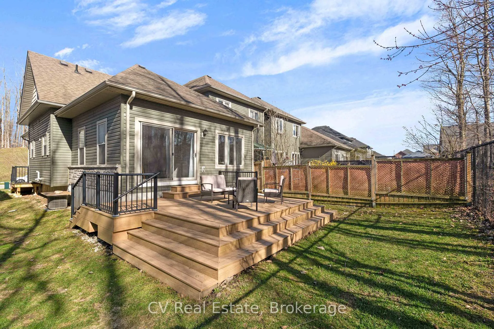 Photo 10 of 52 Isabella Drive, Orillia — HOMEH