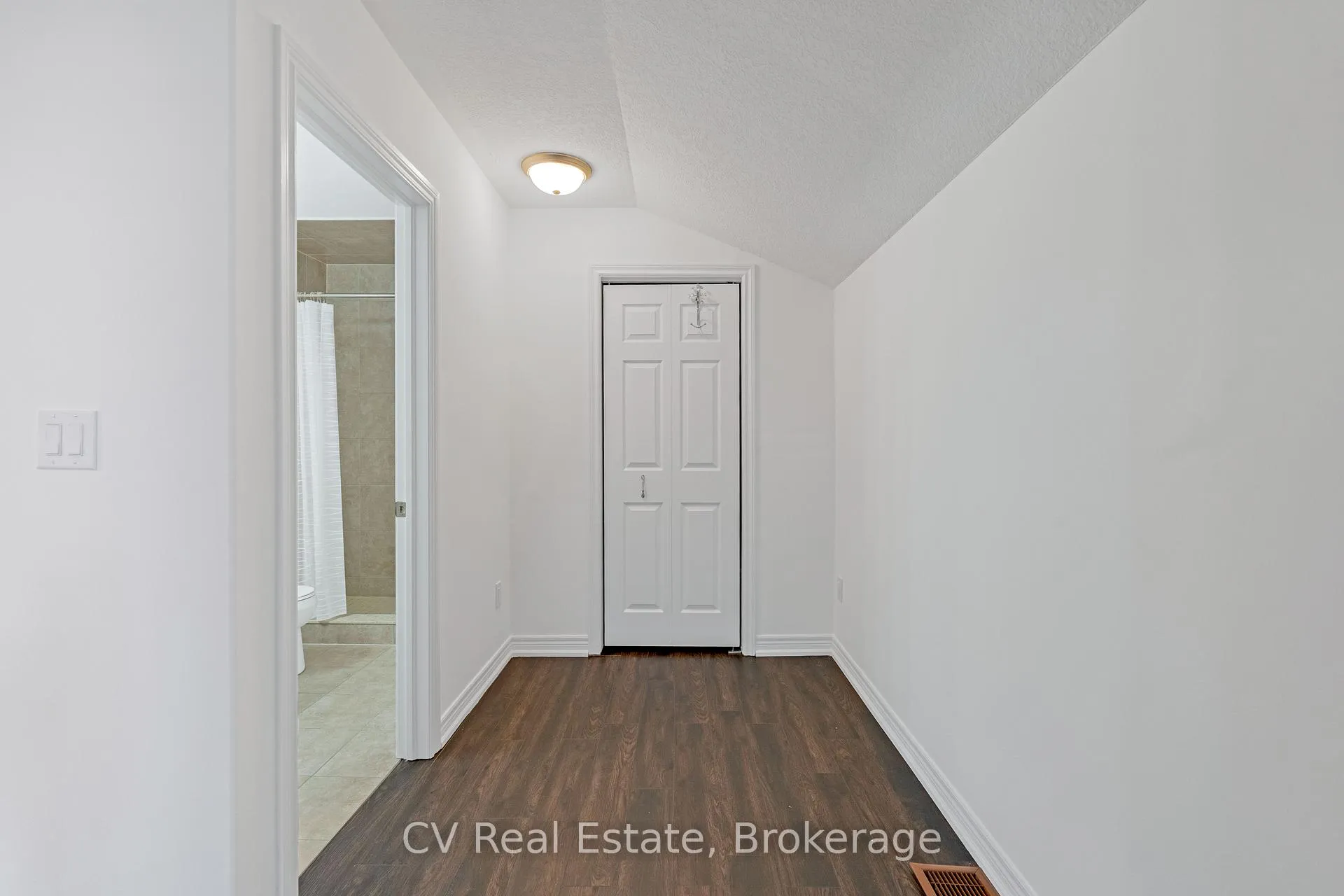 Photo 25 of 52 Isabella Drive, Orillia — HOMEH