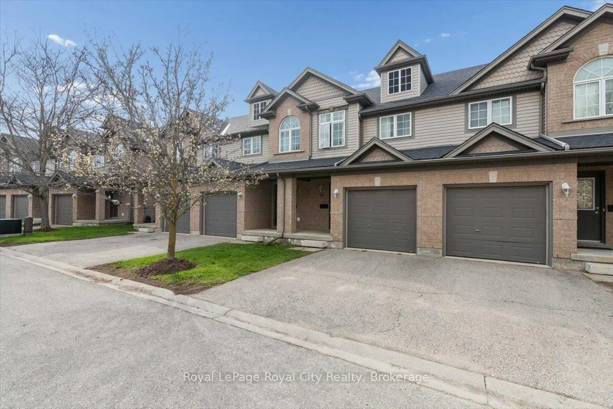 Photo 4 of Unit 10, 30 Vaughan Street, Guelph, Clairfields/Hanlon Business Park — HOMEH