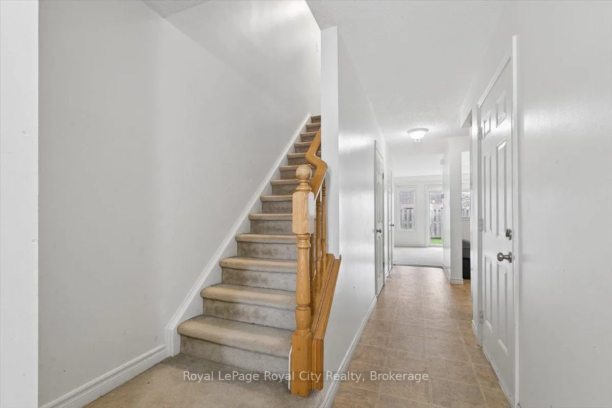 Photo 6 of Unit 10, 30 Vaughan Street, Guelph, Clairfields/Hanlon Business Park — HOMEH