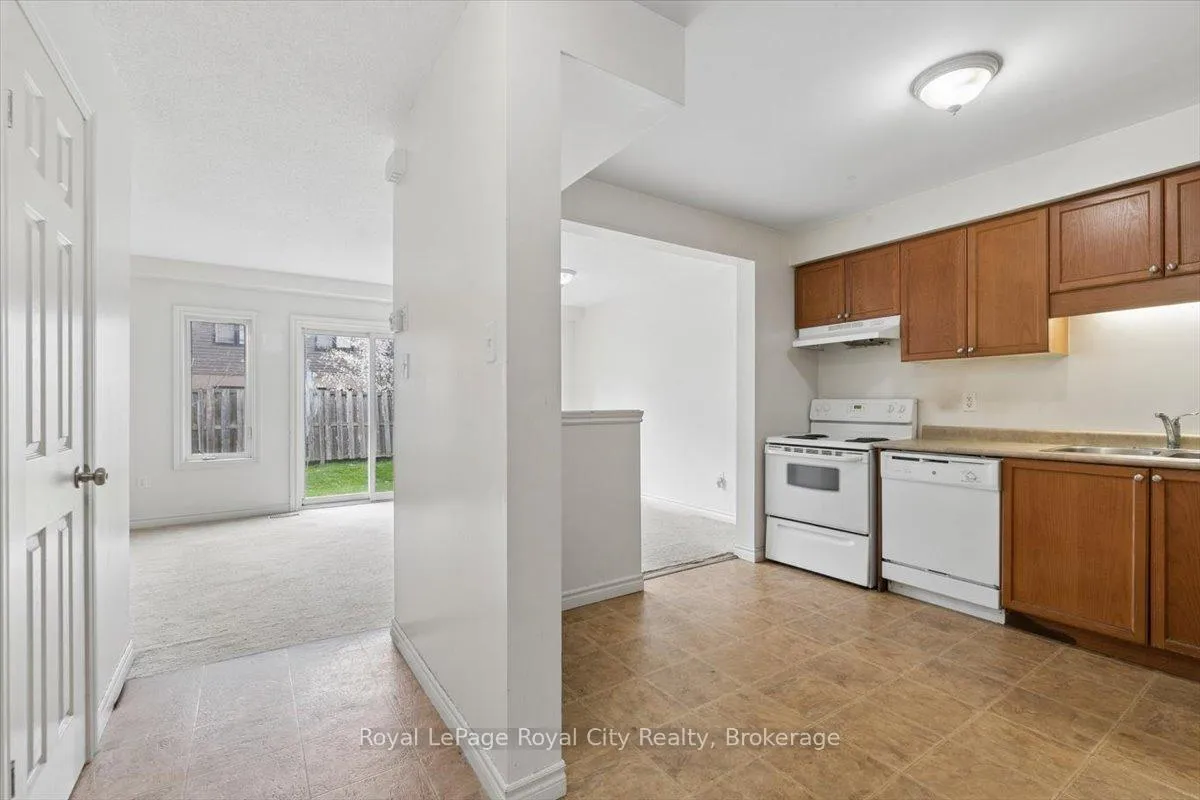 Photo 7 of Unit 10, 30 Vaughan Street, Guelph, Clairfields/Hanlon Business Park — HOMEH
