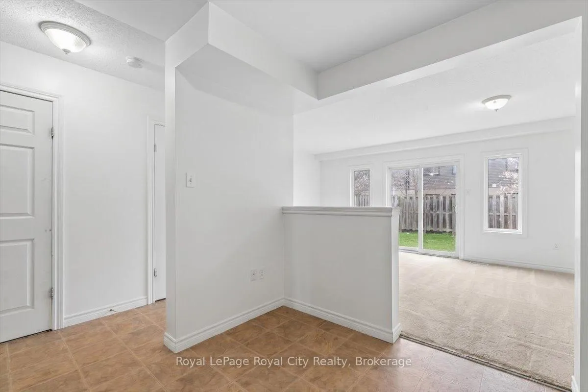 Photo 10 of Unit 10, 30 Vaughan Street, Guelph, Clairfields/Hanlon Business Park — HOMEH