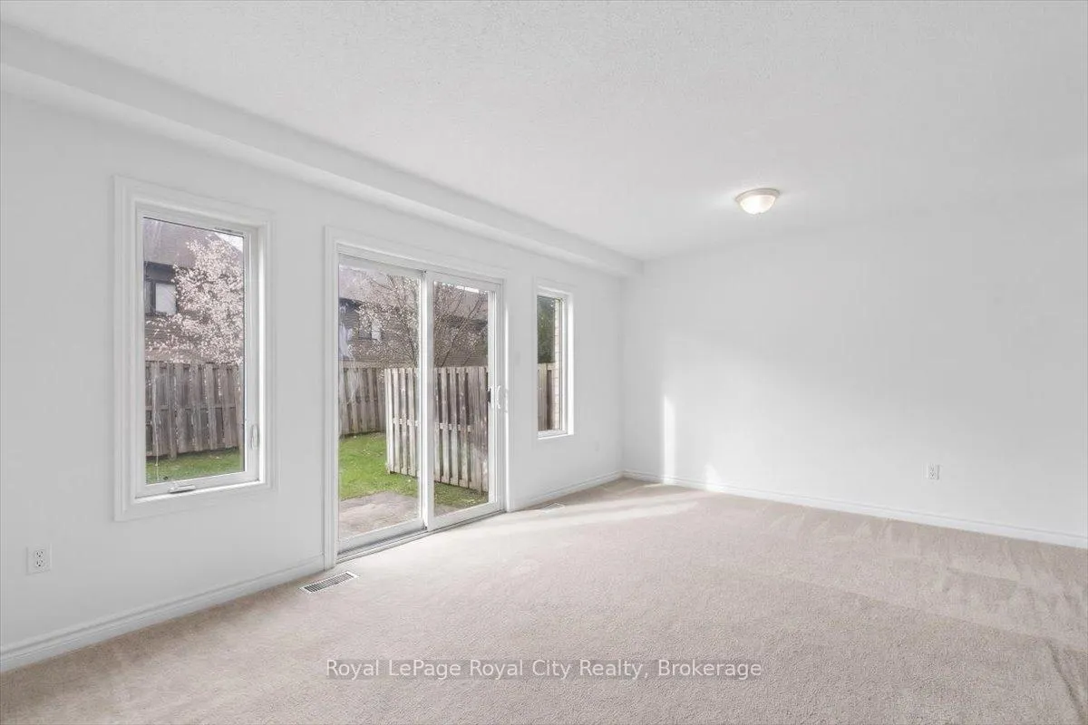 Photo 12 of Unit 10, 30 Vaughan Street, Guelph, Clairfields/Hanlon Business Park — HOMEH