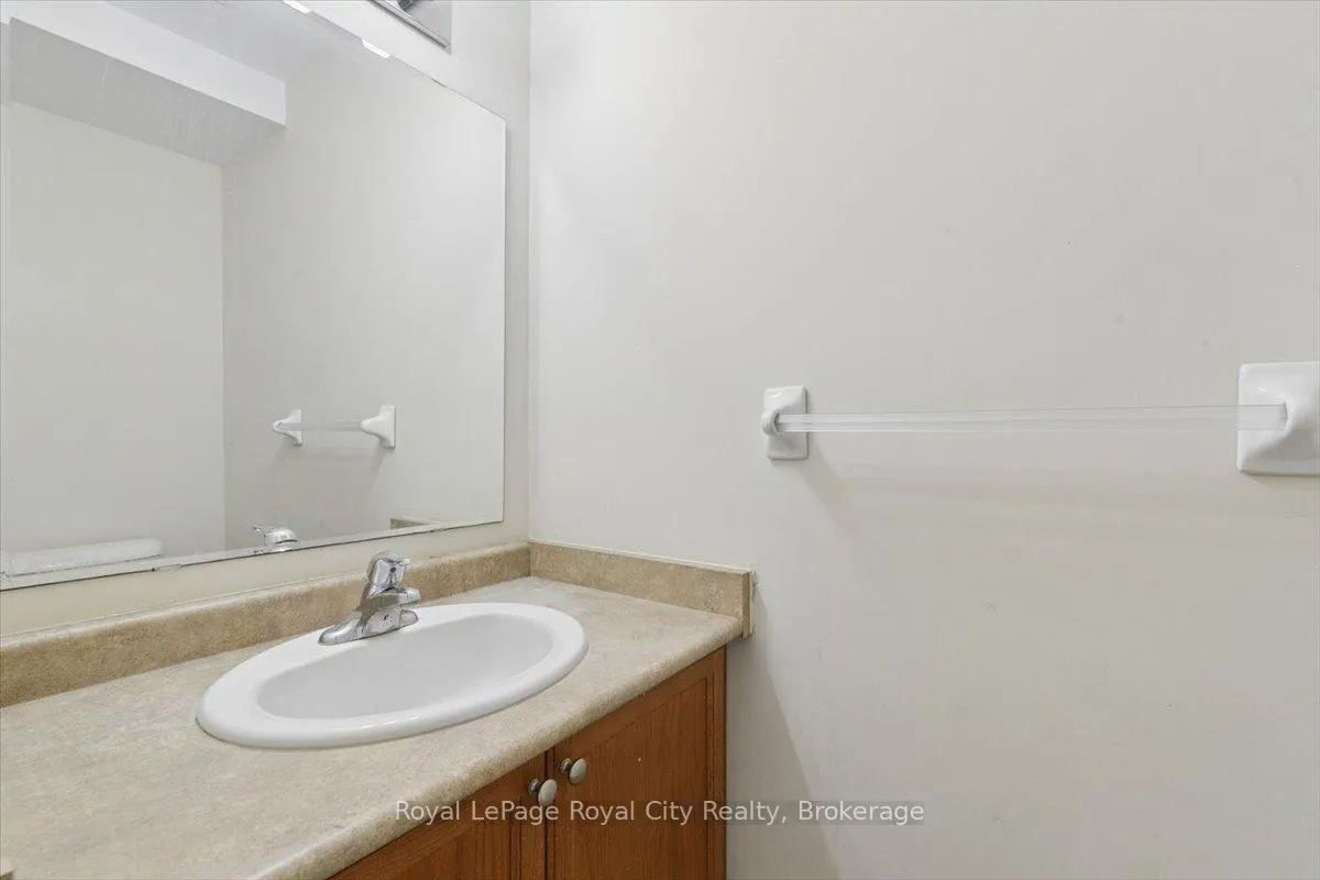 Photo 14 of Unit 10, 30 Vaughan Street, Guelph, Clairfields/Hanlon Business Park — HOMEH
