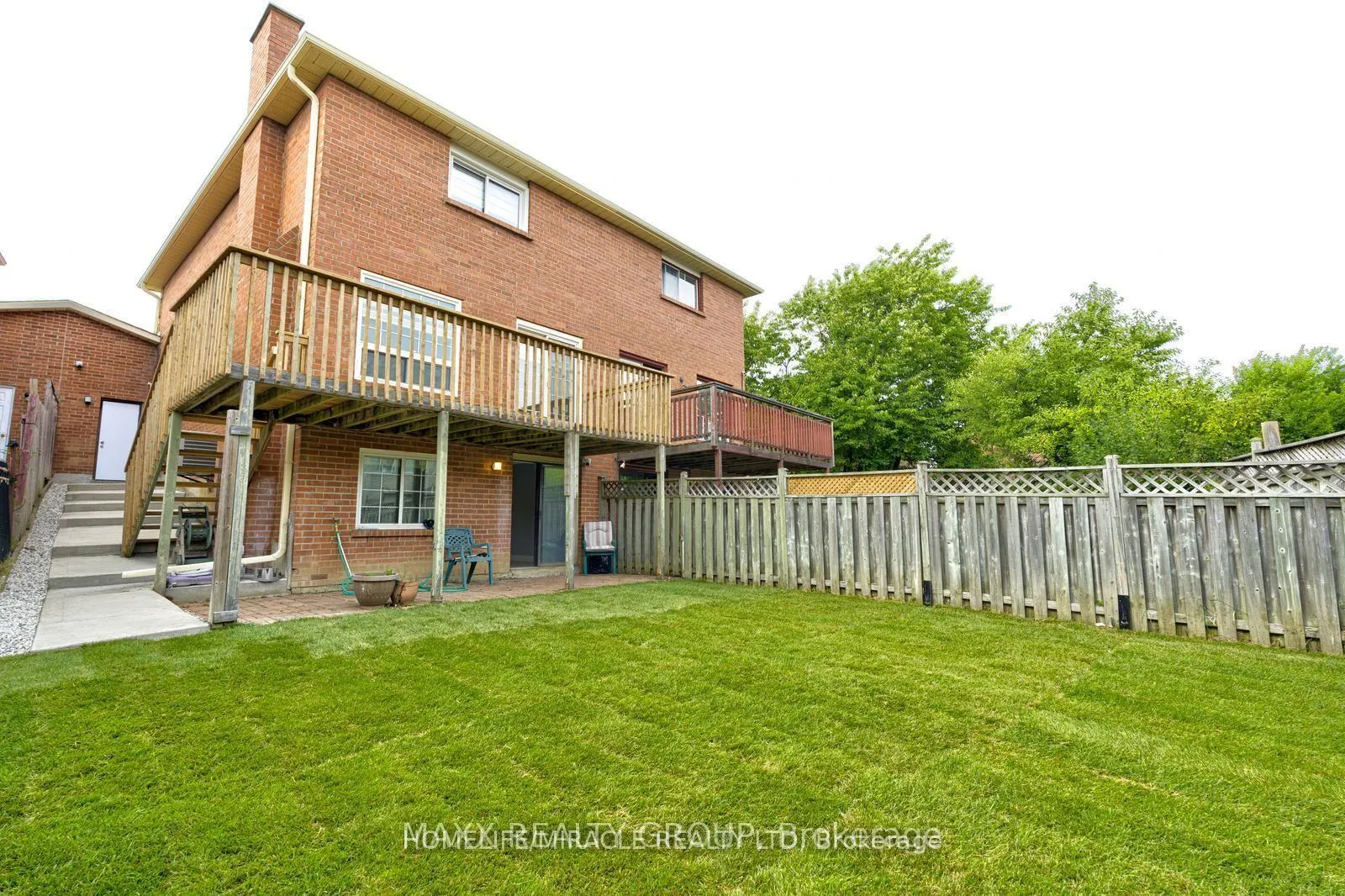 Photo 3 of 109 Woodsend Run, Brampton, Fletcher's Creek South — HOMEH
