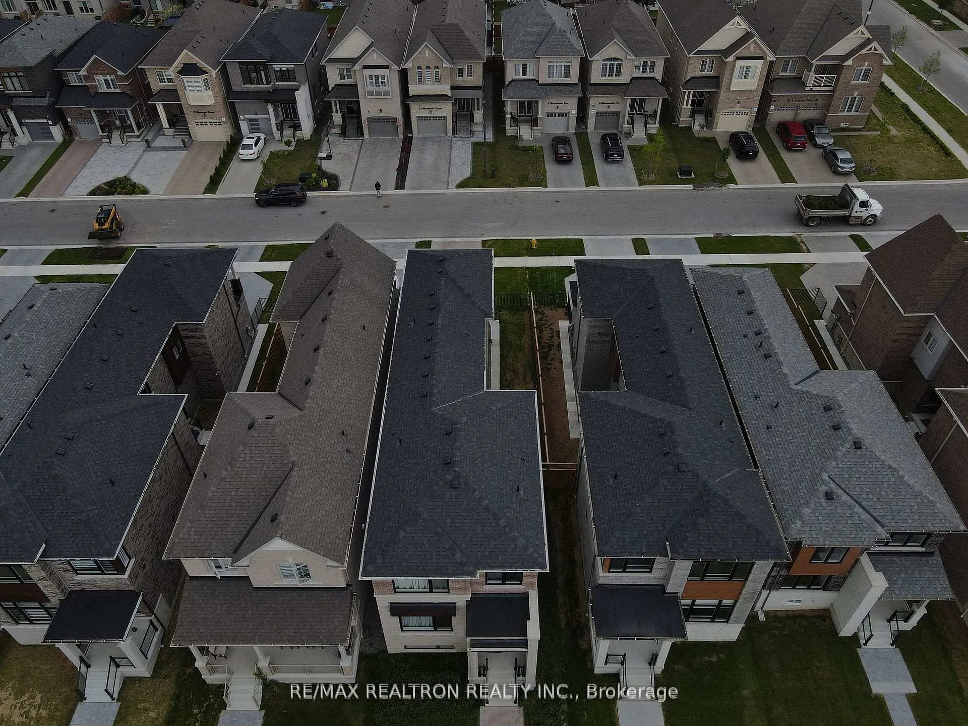 Photo 5 of 9 Mountainside Crescent, Whitby, Rolling Acres — HOMEH