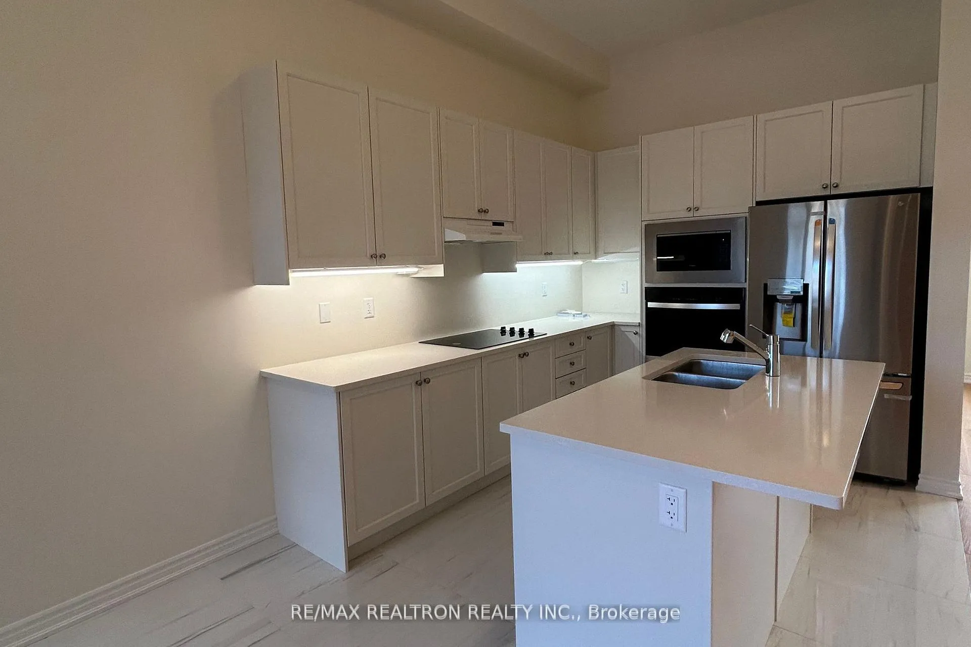 Photo 11 of 9 Mountainside Crescent, Whitby, Rolling Acres — HOMEH