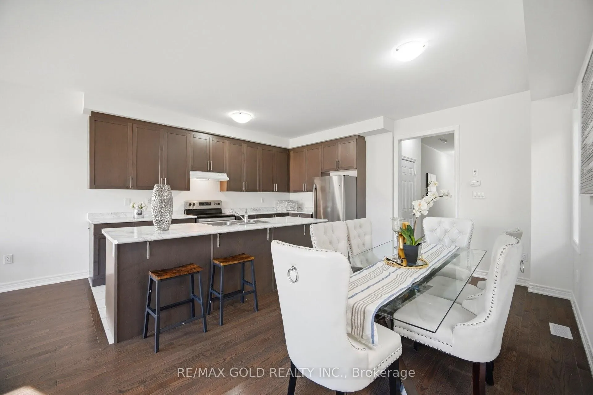 Photo 3 of 145 Adventura Road, Brampton, Northwest Brampton — HOMEH