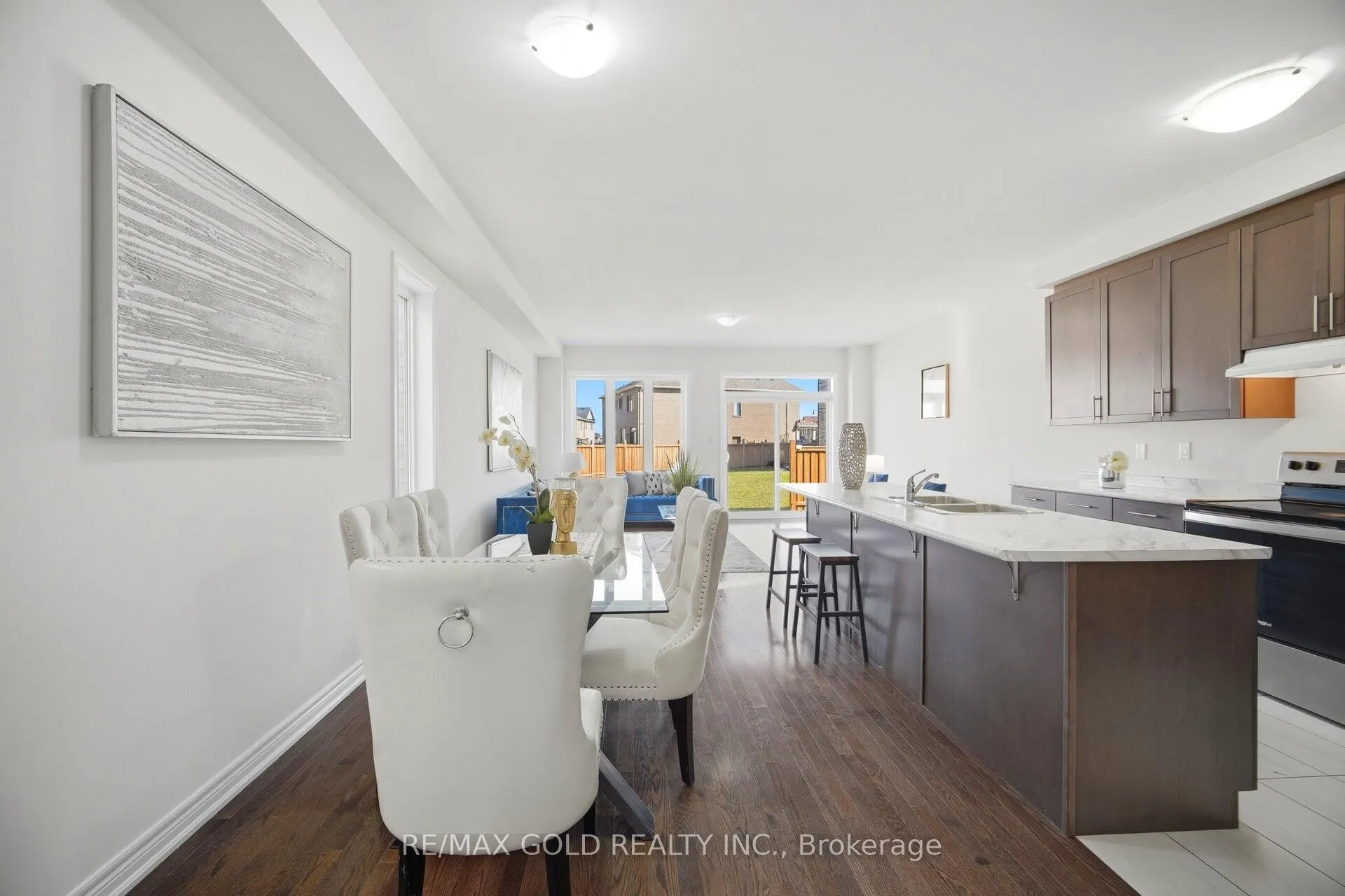 Photo 4 of 145 Adventura Road, Brampton, Northwest Brampton — HOMEH