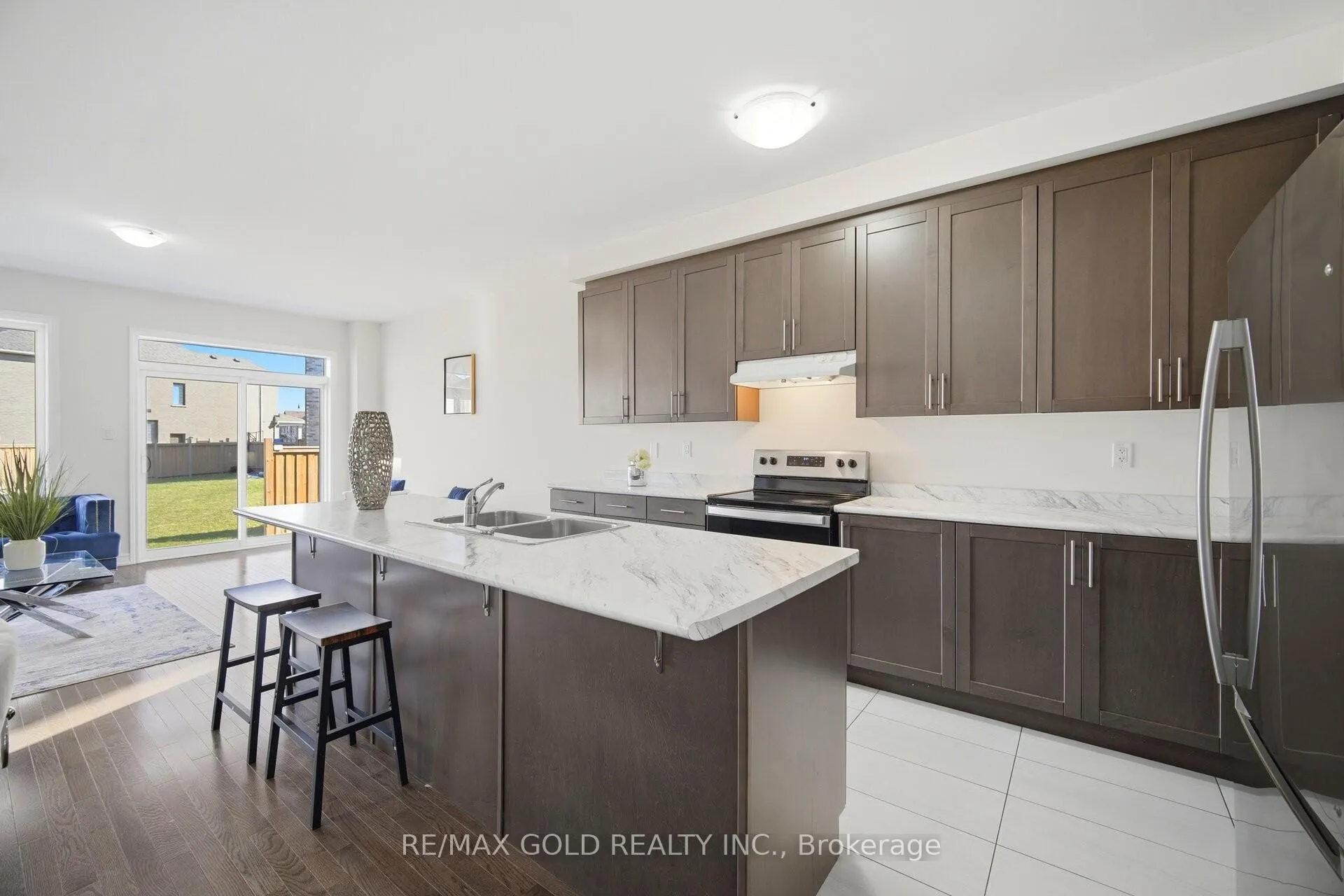 Photo 5 of 145 Adventura Road, Brampton, Northwest Brampton — HOMEH